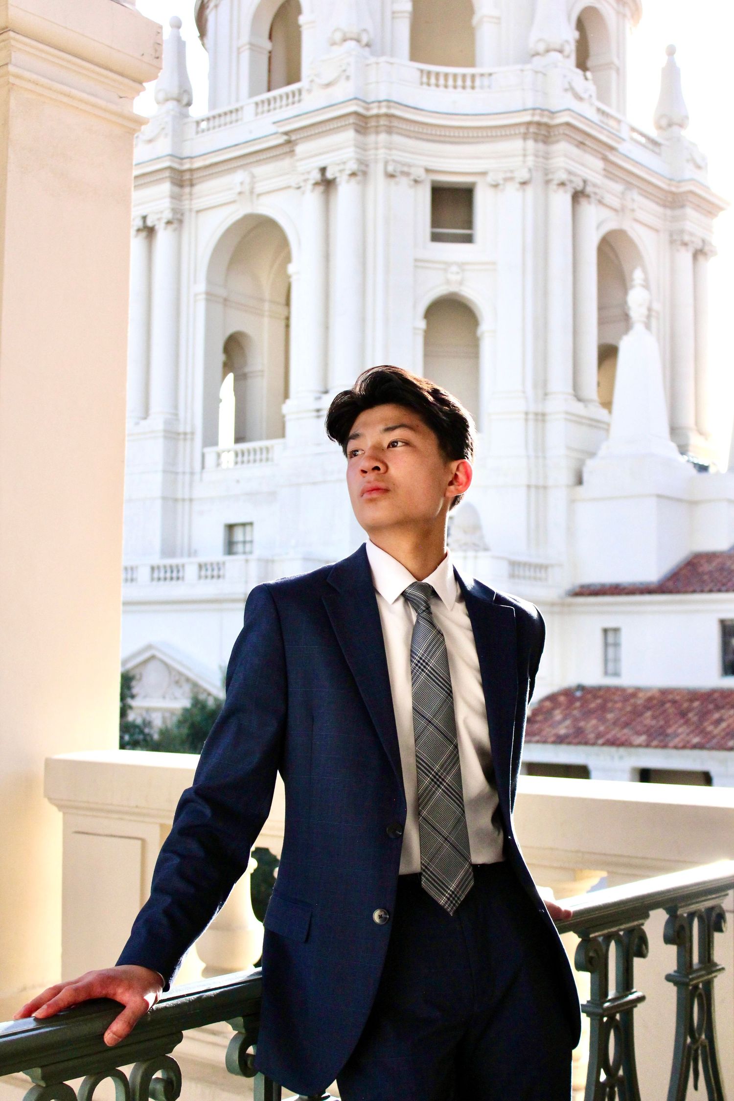 timeless graduation photoshoot