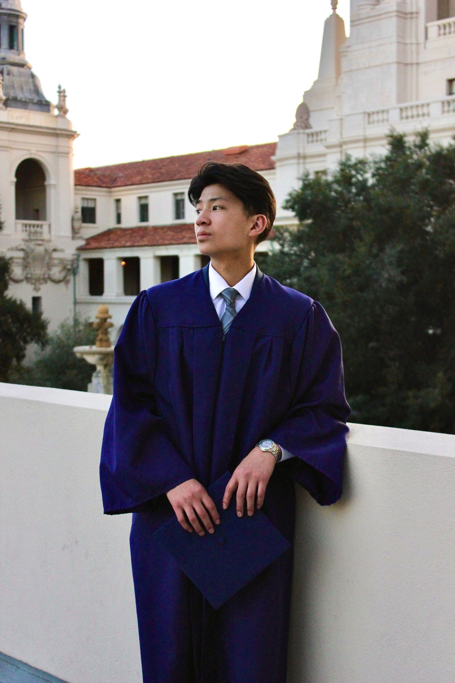 timeless graduation photoshoot
