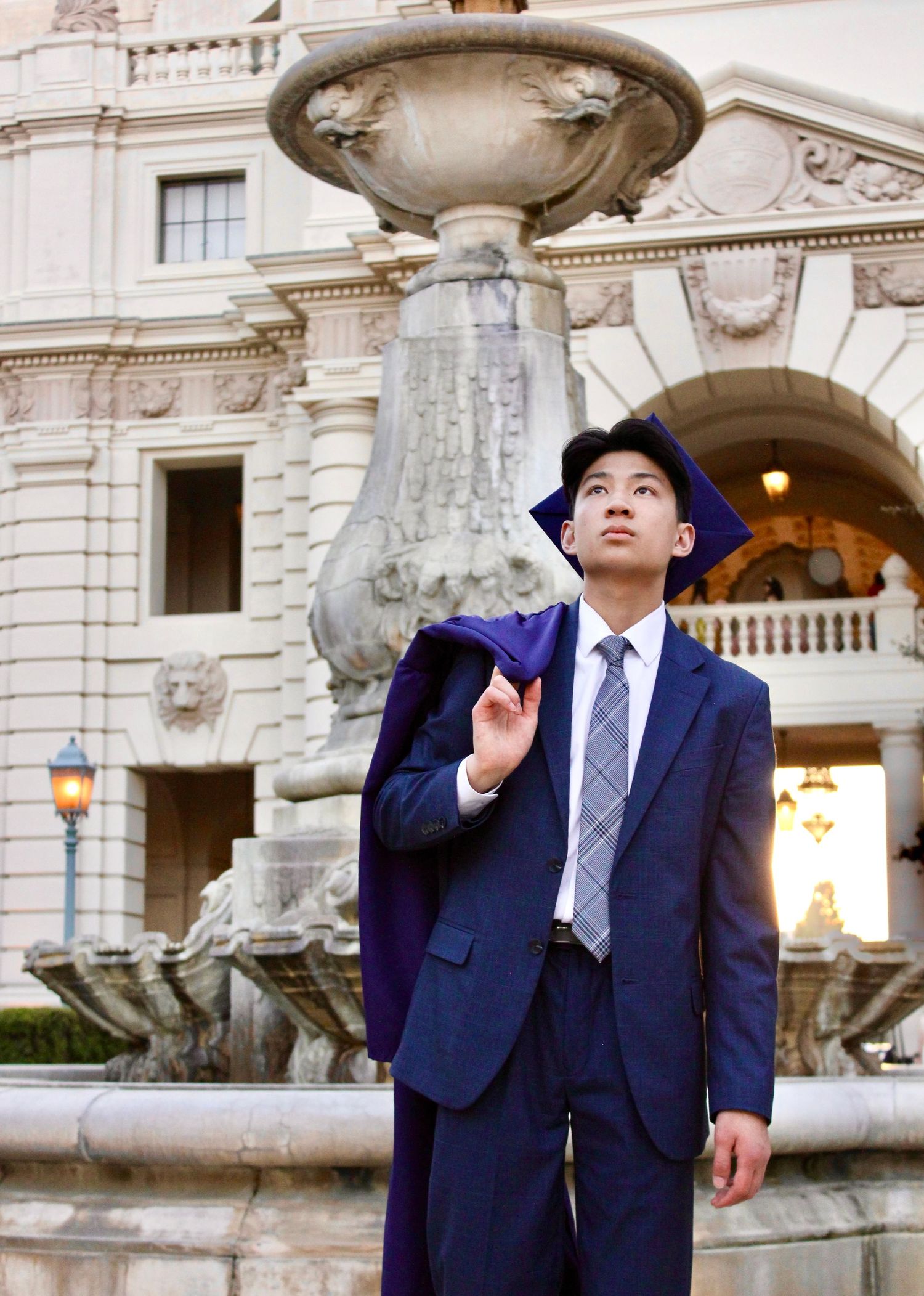 timeless graduation photoshoot