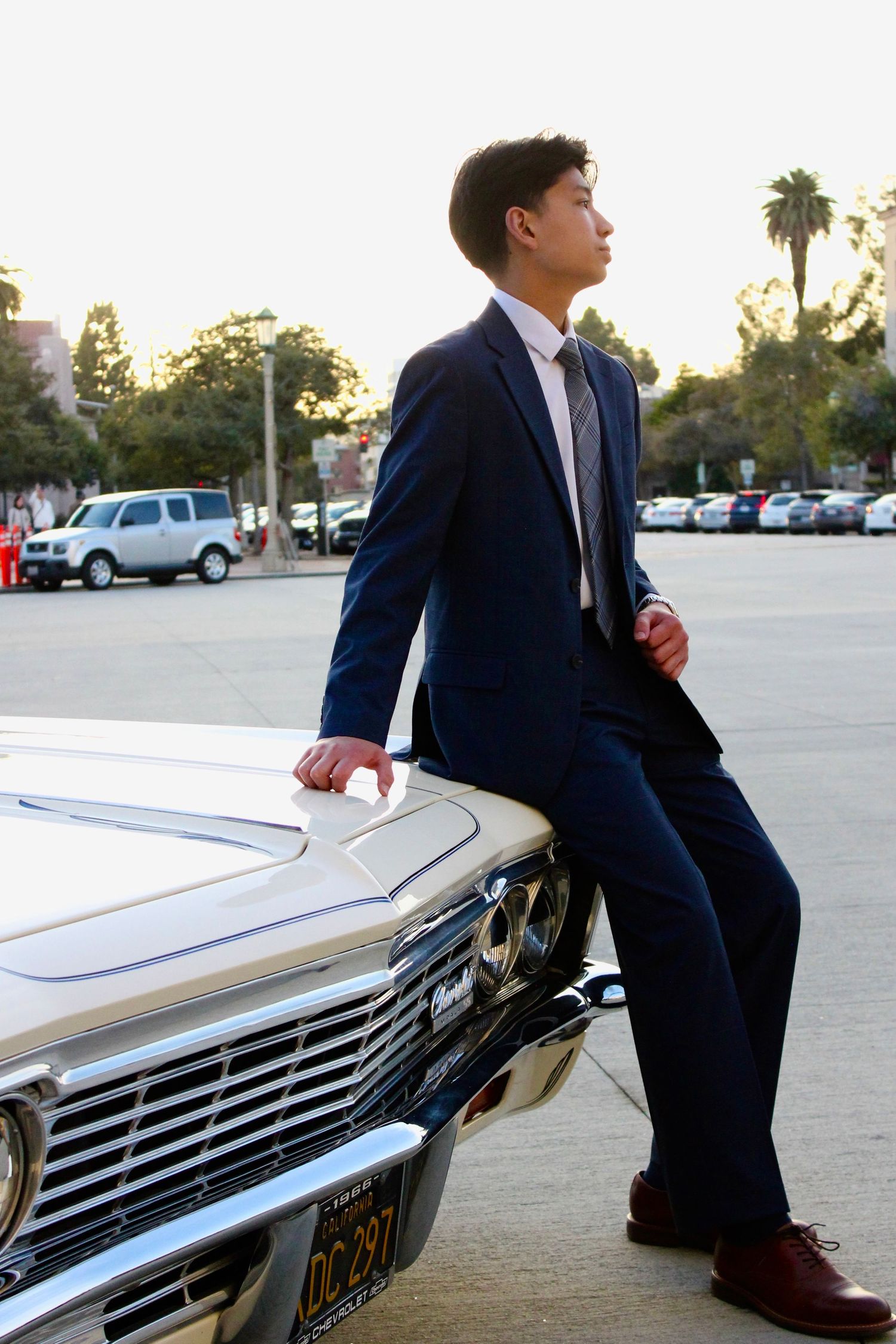 timeless graduation photoshoot