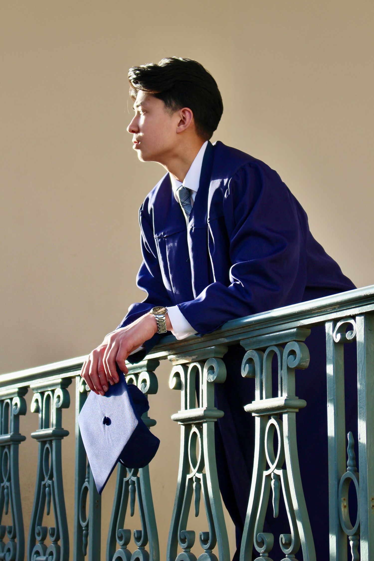 timeless graduation photoshoot