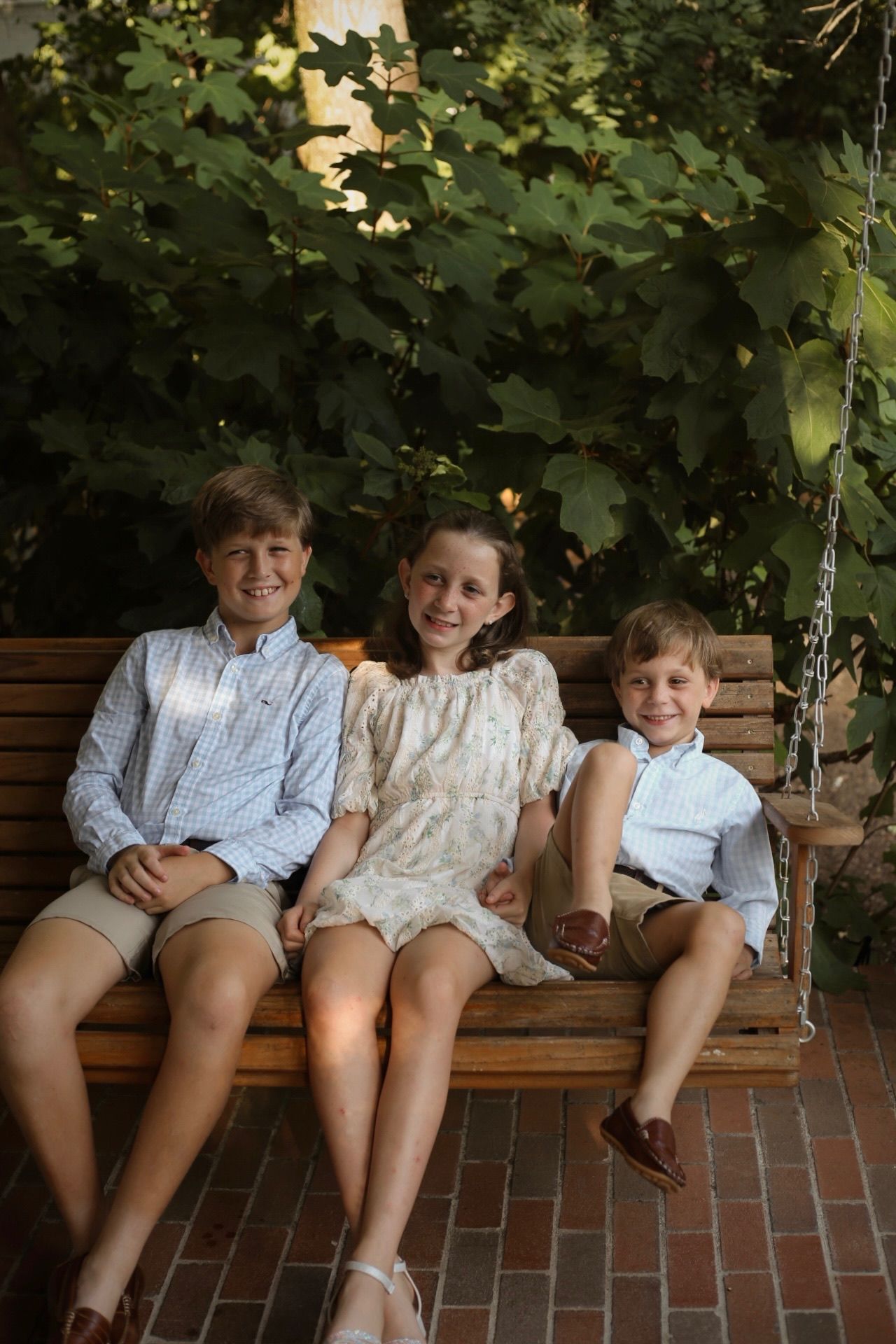 Sami Myrick Photography family and sibling session outside nashville belle meade green hills nashville tn