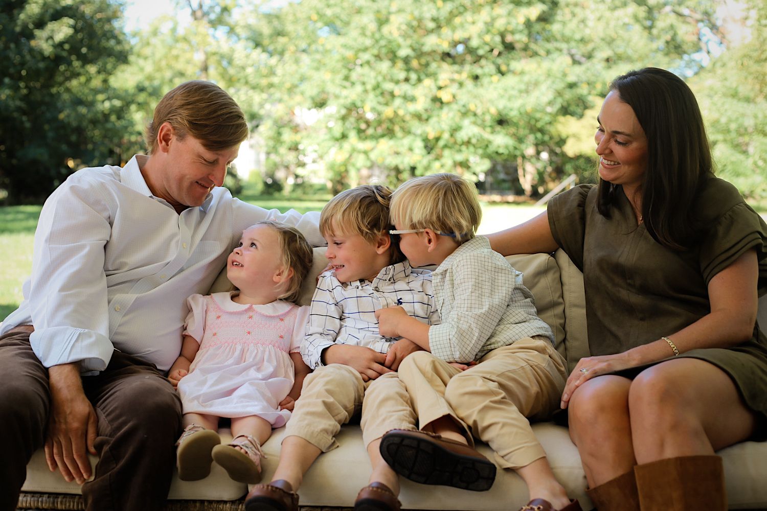 Sami Myrick Photography family and sibling session outside nashville belle meade green hills nashville tn