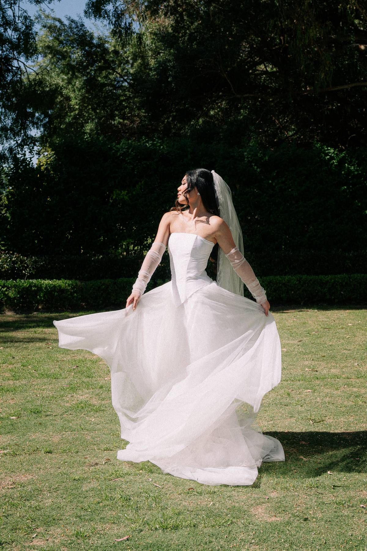 Romantic Caversham House weddings captured in Perth, candid documentary wedding photography with elegant garden and riverside ceremony