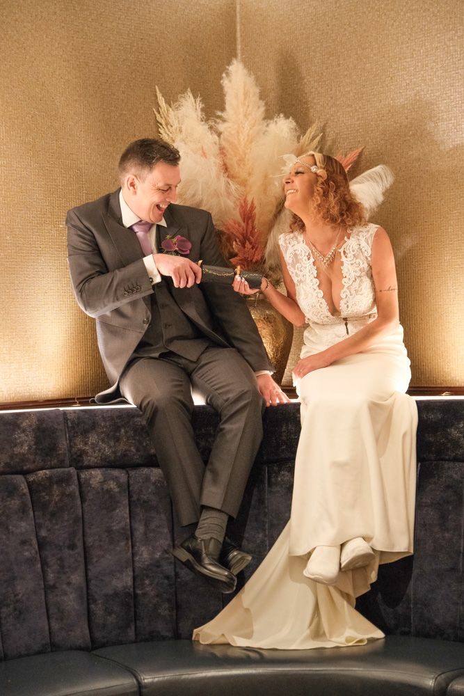 Wedding cracker pulling