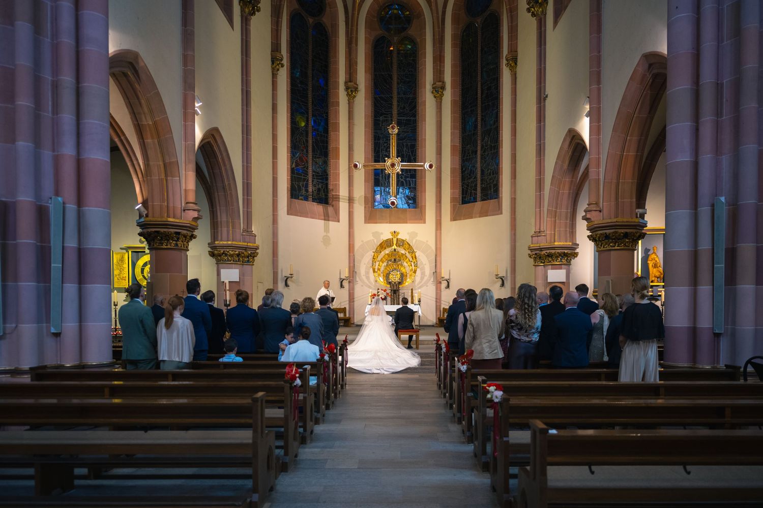 Kirchliche Trauung in einer Kirche in Wilmersdorf