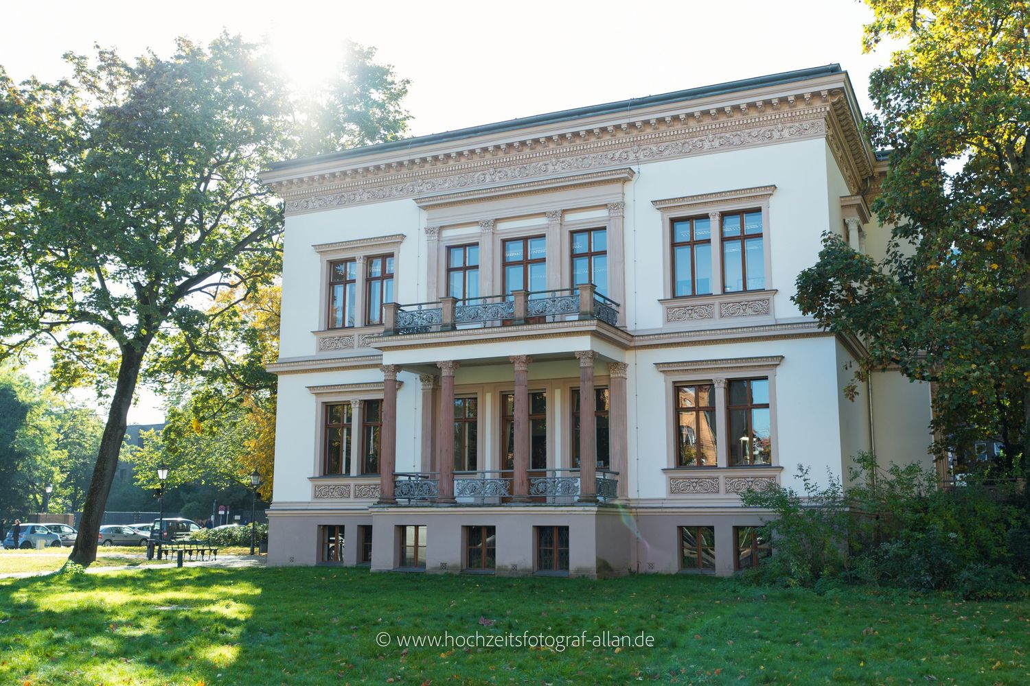 Standesamt Villa Kogge bietet eine elegante und intime Atmosphäre für standesamtliche Trauungen.