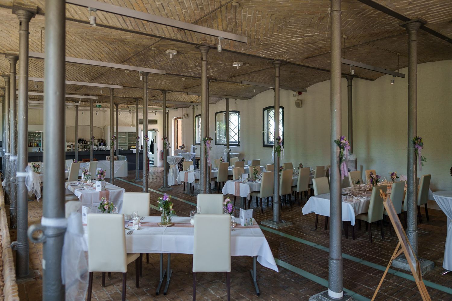 Hochzeitsfeier in der Location Obenschall in Berlin
