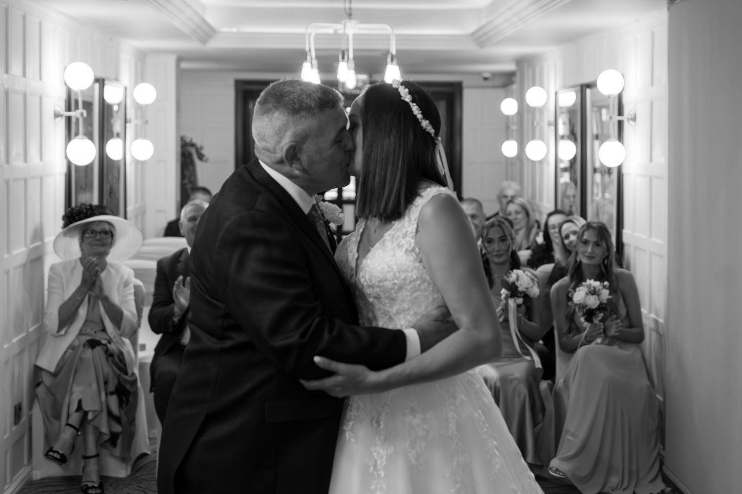 wedding photography cheshire first kiss