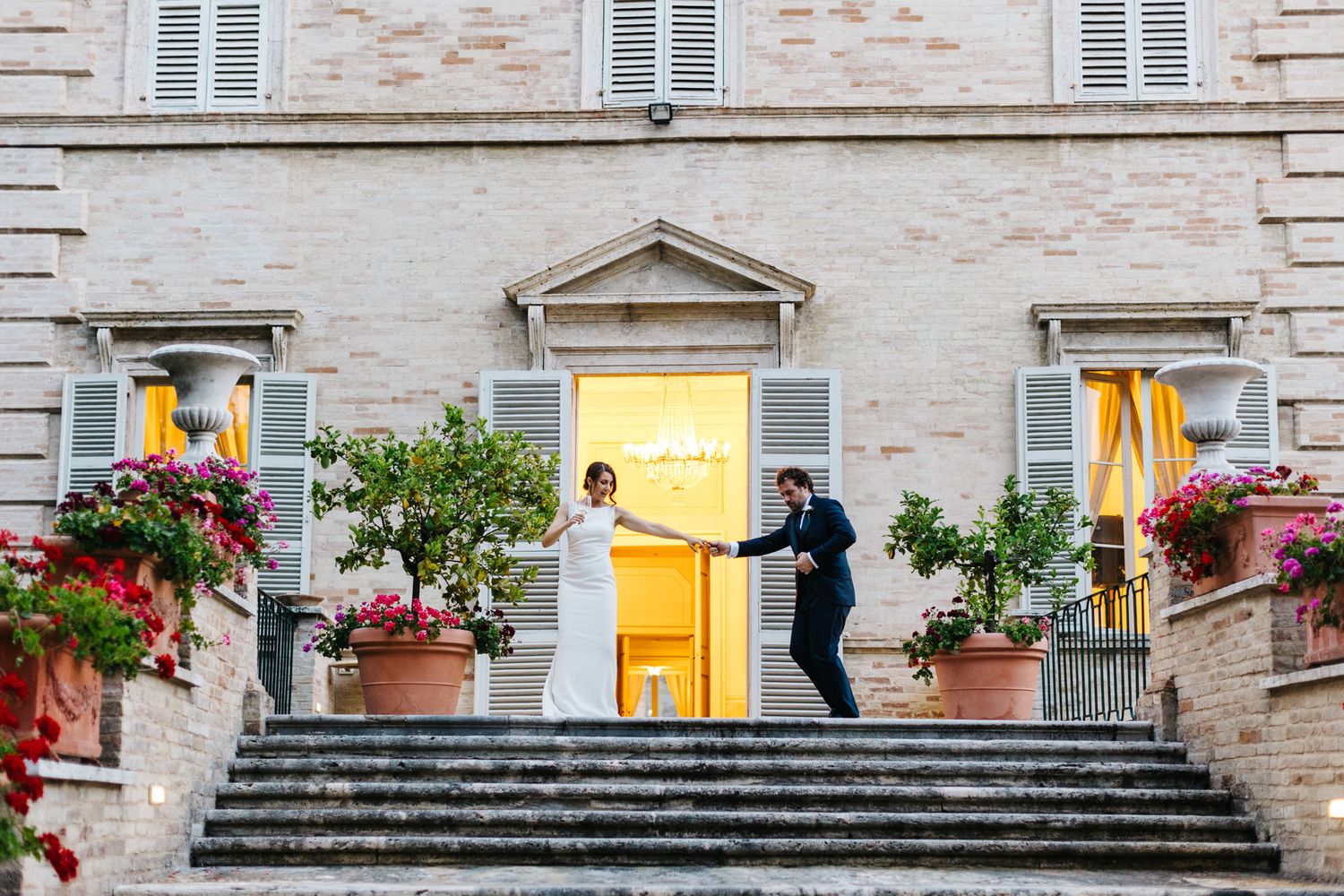 Romantic destination wedding at an Italian countryside villa in Le Marche