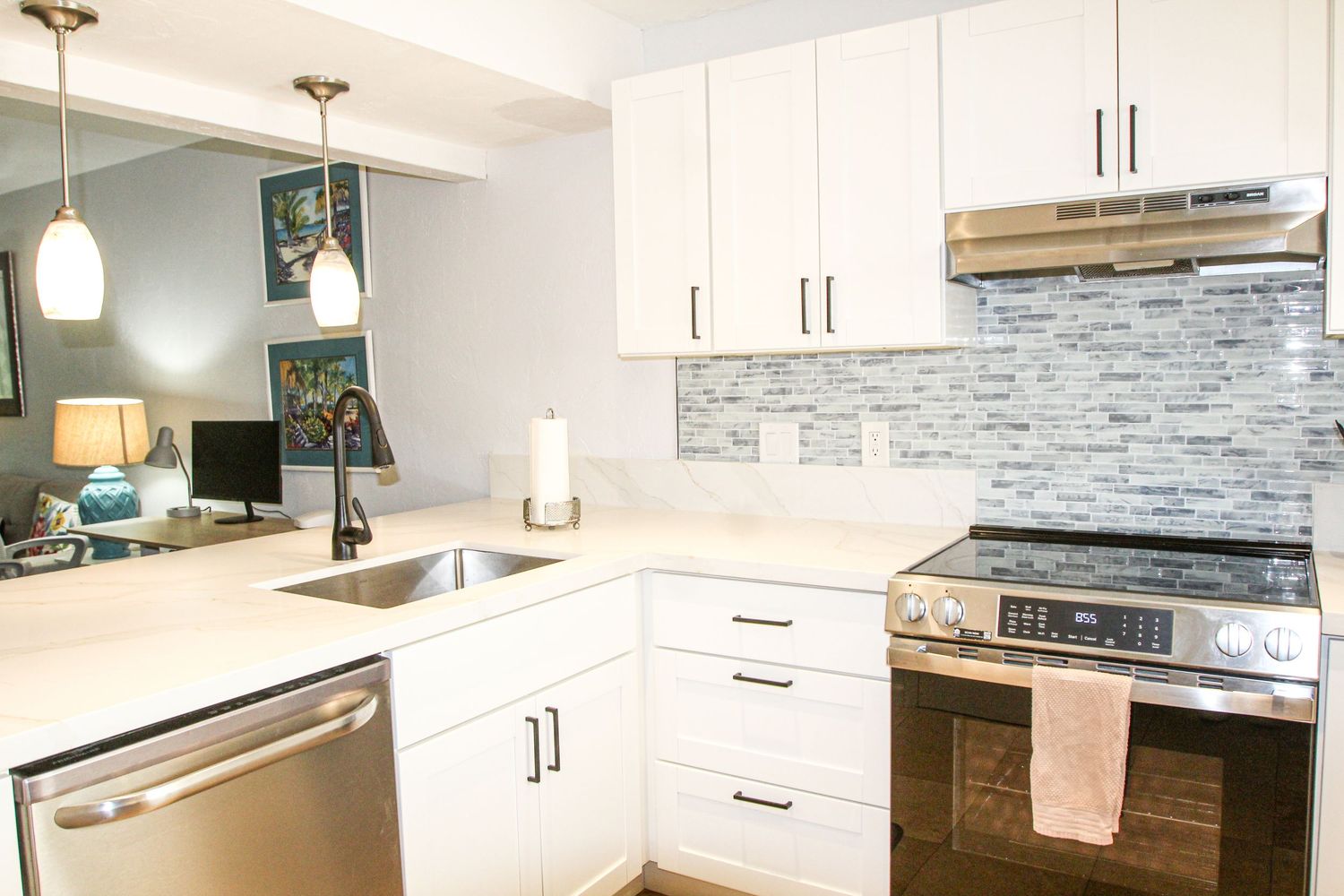 pretty open concept kitchen in Airbnb home on Big Island Hawaii