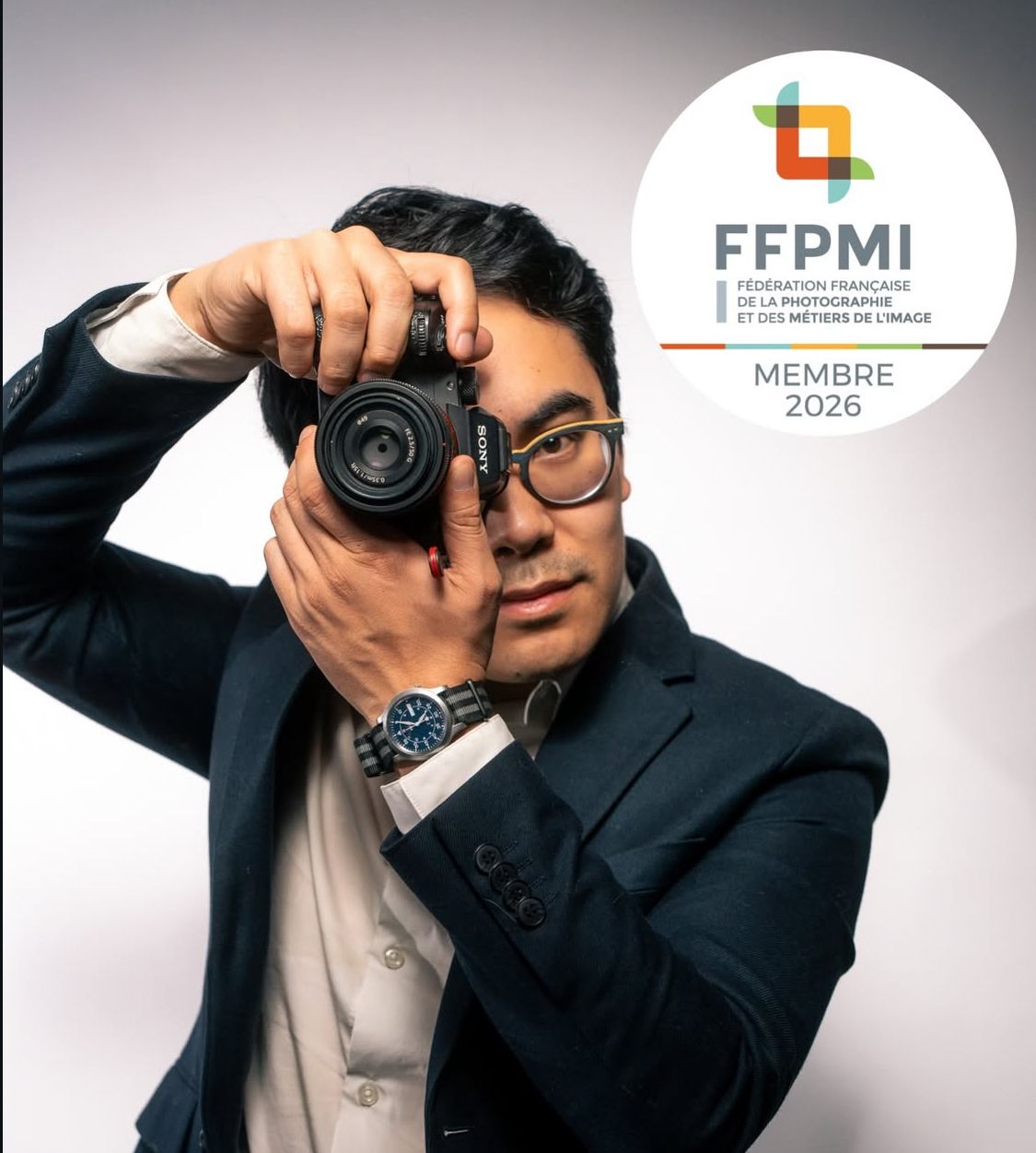 autoportrait sur un photographe professionnel sur Rennes et Gévezé, formé depuis des années et avec un regard aiguisé