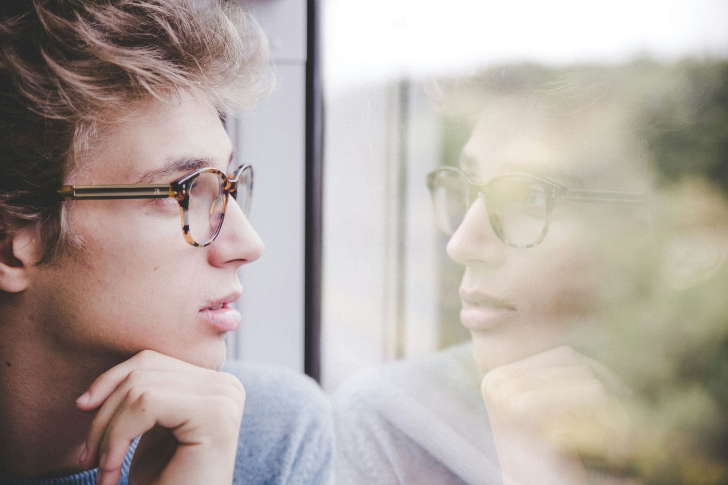 réflexion sur le thème et le moodboard photo à adopter si on est indécis sur la séance photo. Le photographe peut vous proposer des idées