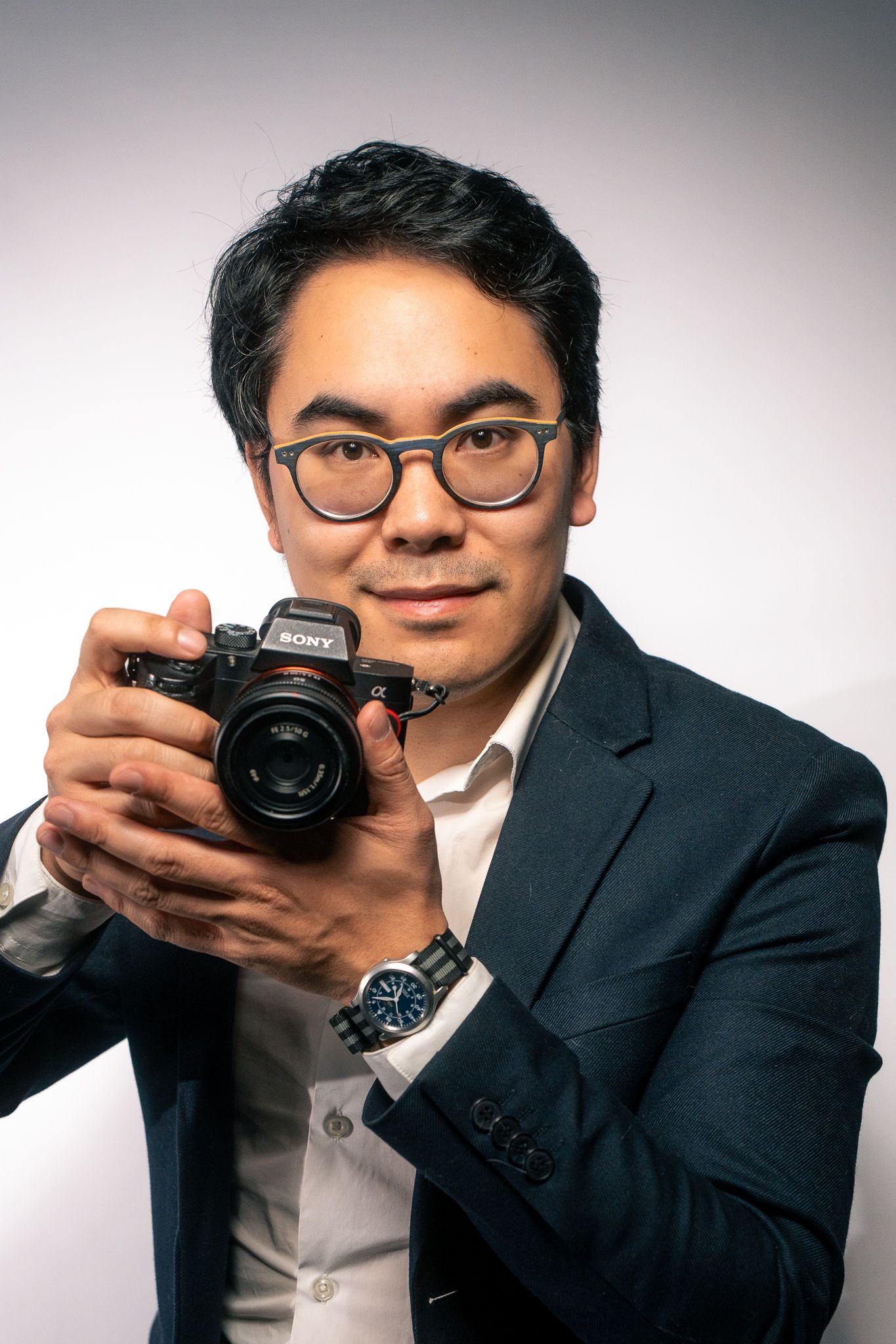 Trouvez mon photographe professionnel sur Rennes, Gévezé n'a jamais été aussi facile. Mariage, portrait, baptême, reportage immobilier, CV