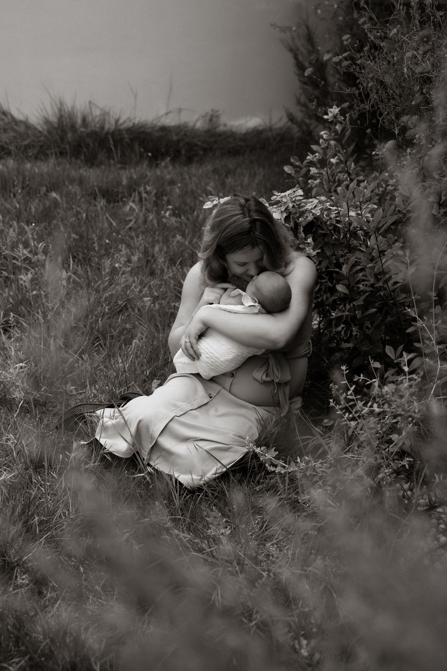 Lisbon Newborn Photographer, Black and White, Motherhood