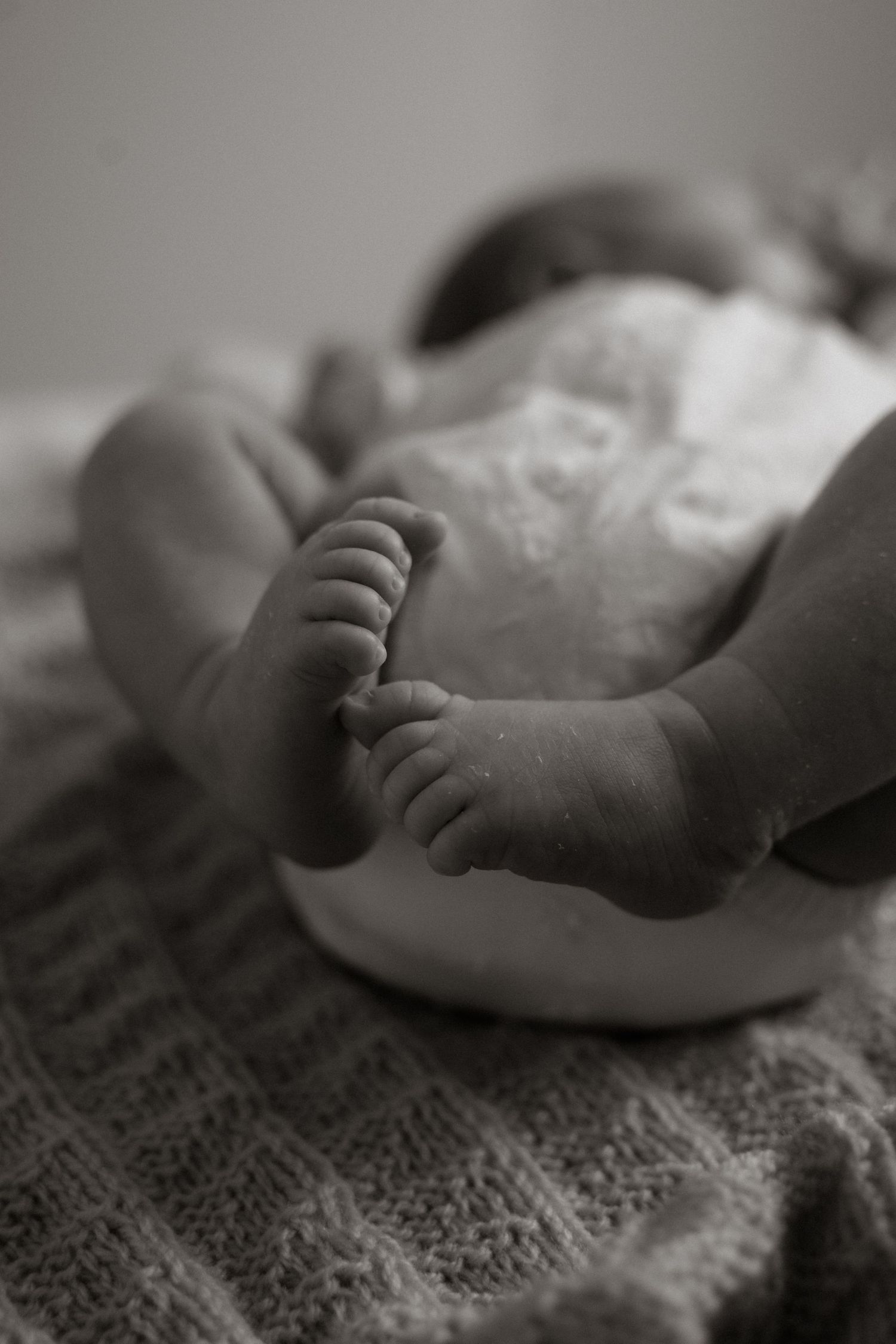 Lisbon Newborn Photographer, Black and White, Details