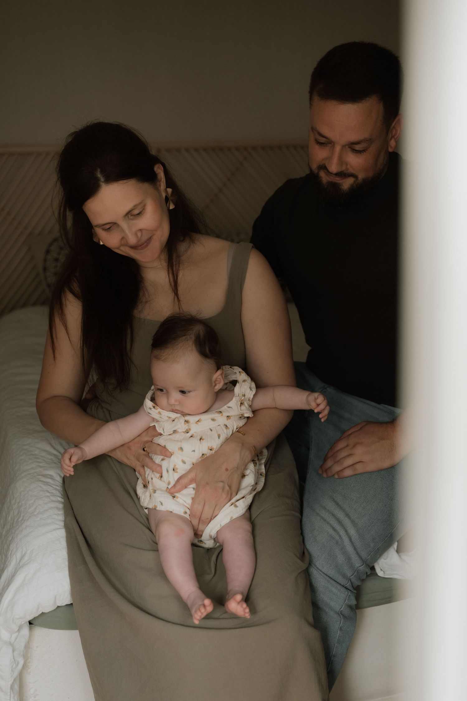 Lisbon Newborn Photographer, Natural Family Photos, Home Session