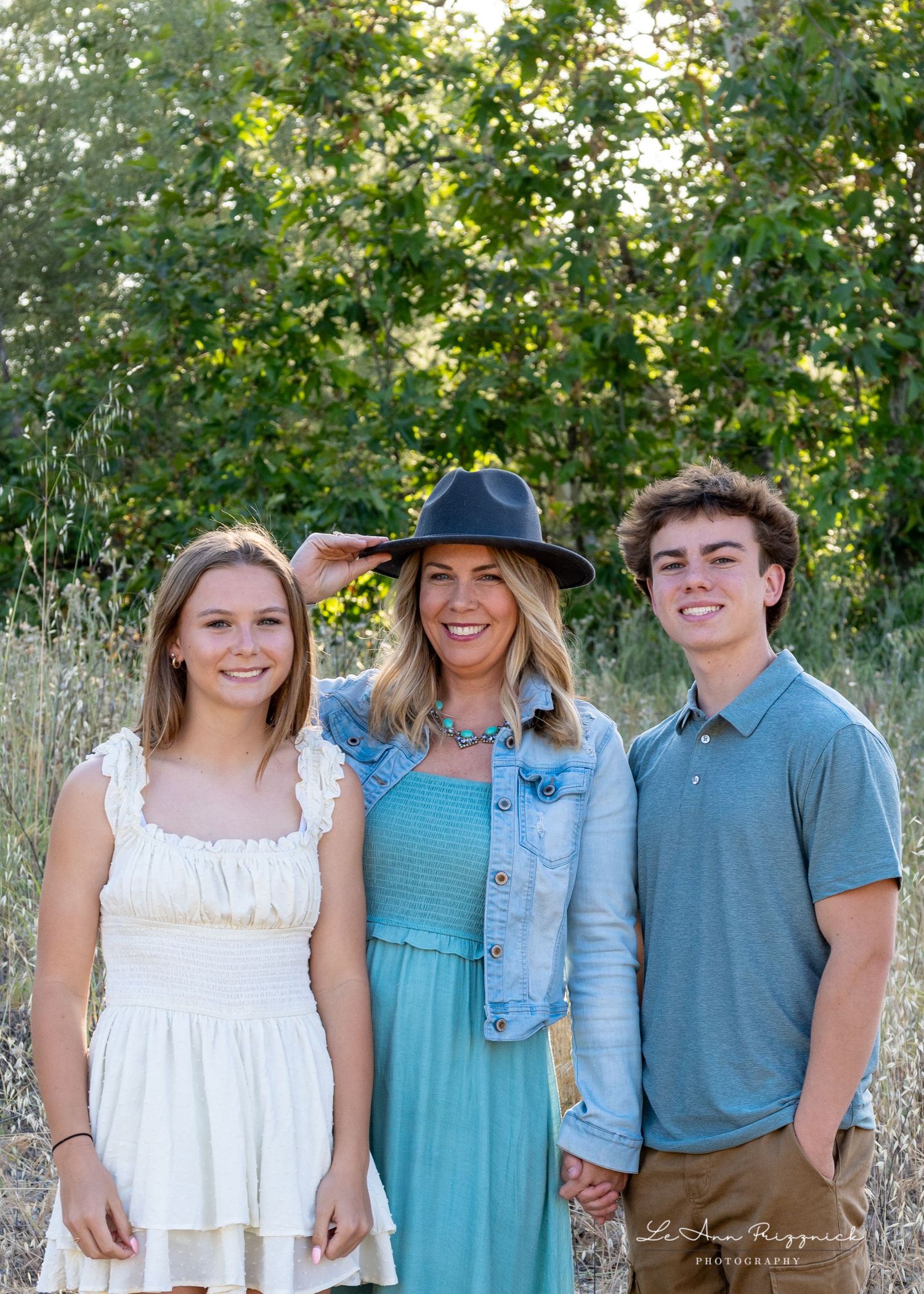 Family portraits at Sycamore Grove in Livermore, CA