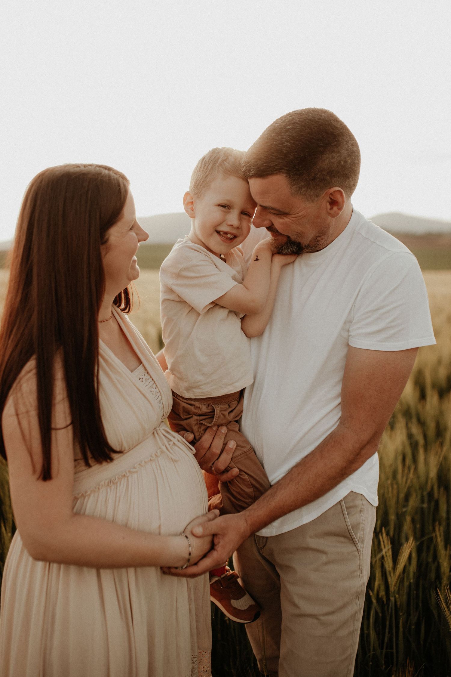 Schwangerschafts- und Babybauchfotos in Coburg, Rödental, Sonnefeld und Umgebung – natürliche Babybauchfotografie in Franken