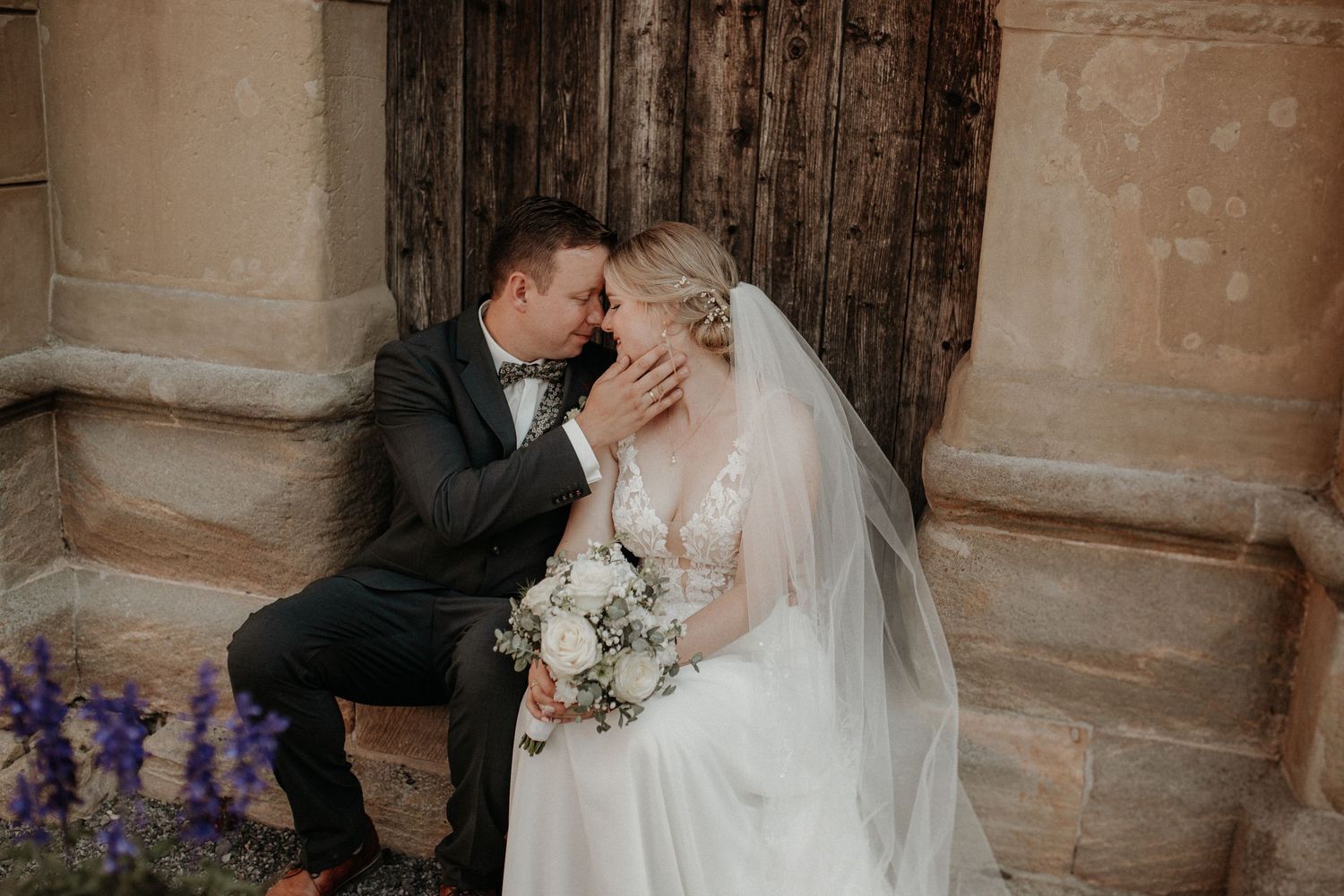 Hochzeitsreportage für Coburg, Hildburghausen und Meiningen – moderne Paarportraits und emotionale Hochzeitsmomente.