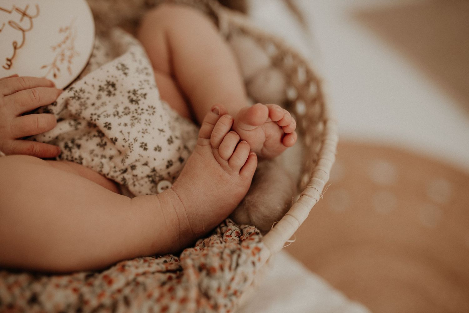 Newbornfotografie für Ebern und Haßfurt – Babyfotos im warmen Studio-Licht für natürliche Ergebnisse.