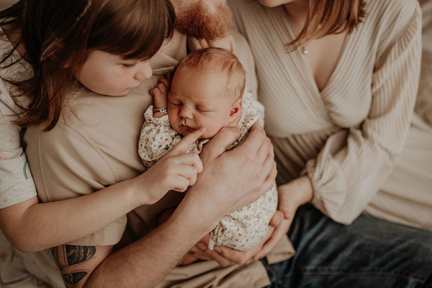 Newbornshooting im Studio Streufdorf – sanfte Neugeborenenfotos für Familien aus Hildburghausen, Eisfeld und Meiningen.