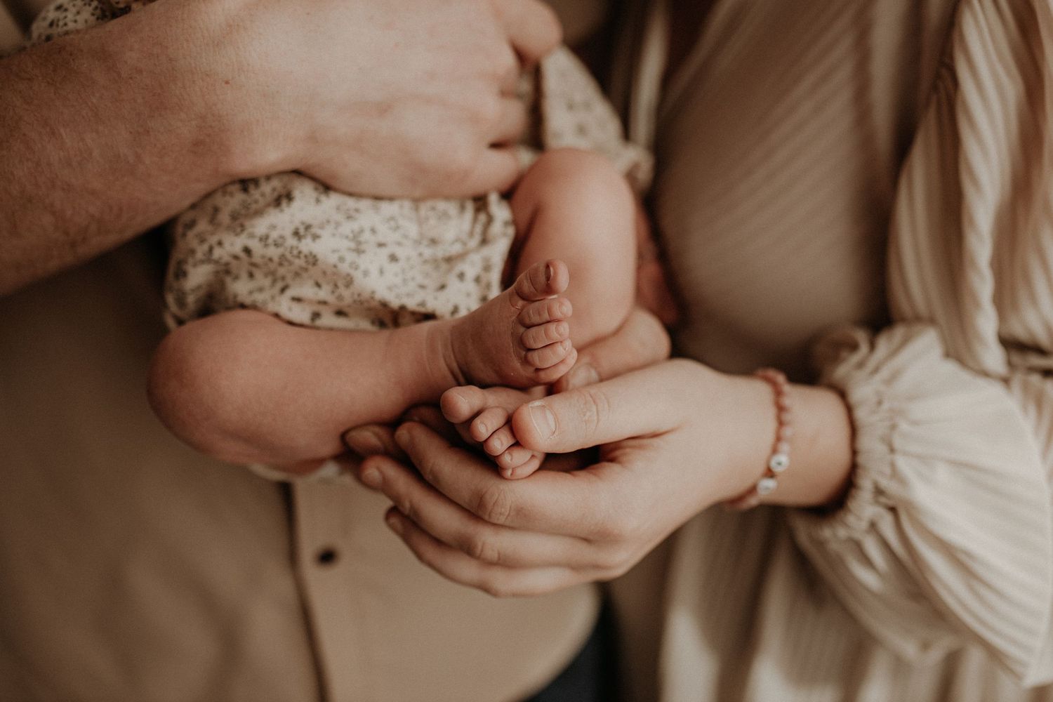 Newbornshooting in Rhön-Grabfeld – hochwertige Babybilder für Bad Königshofen und Römhild.