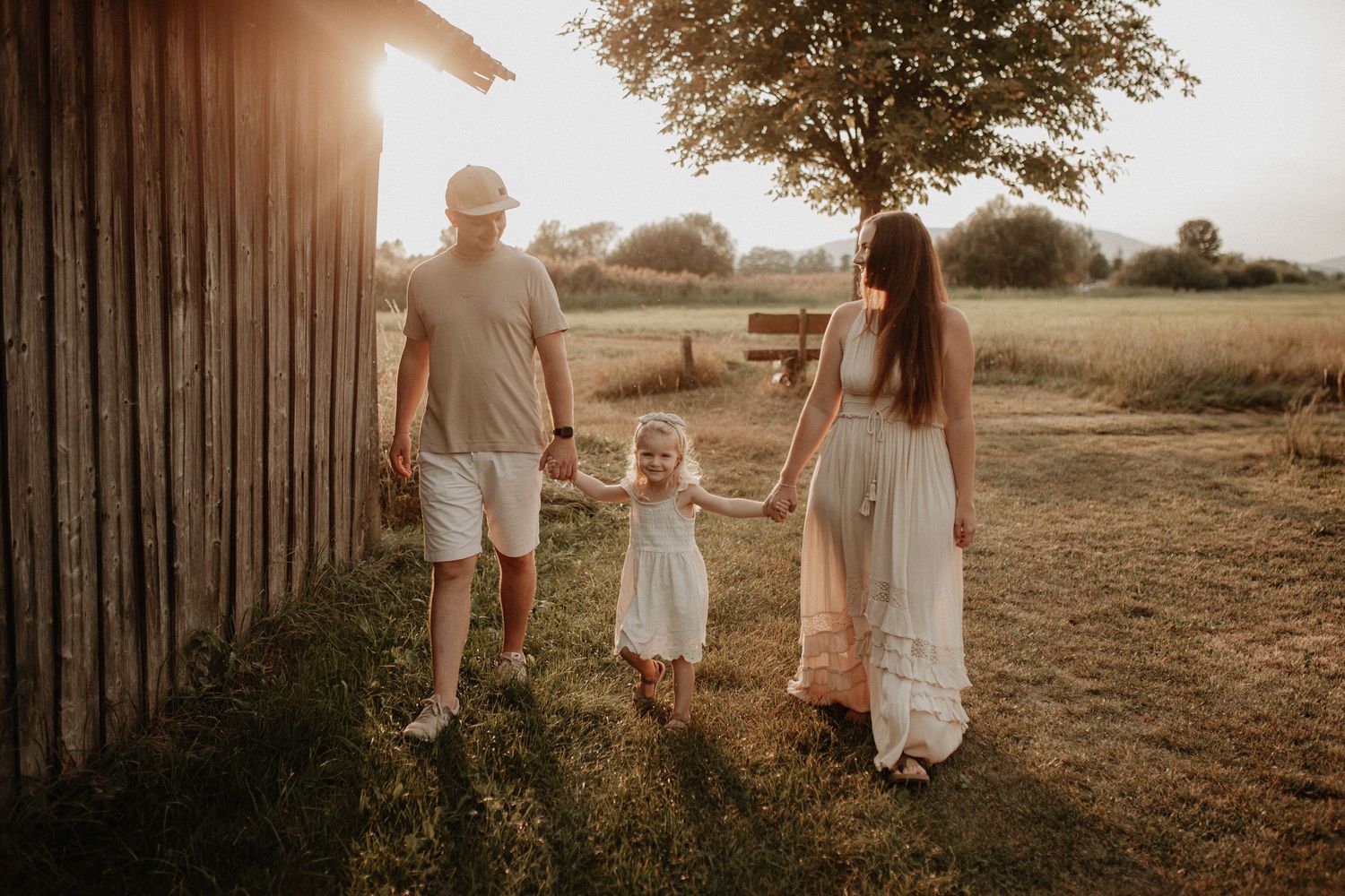 Familienfoto im Abendlicht in Südthüringen – perfekte Portraits für Schleusingen, Jüchsen und Themar.