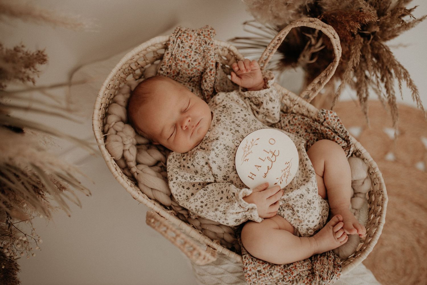 Neugeborenenfotos für Coburg und Umgebung – moderne und natürliche Babyshootings.