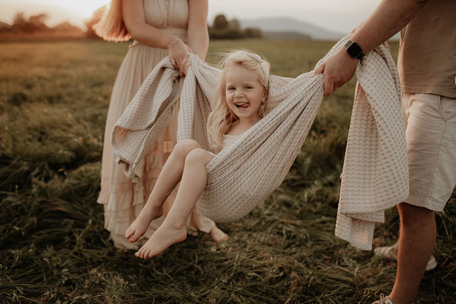 Familienportraits im Grünen für Rhön-Grabfeld, Bad Königshofen und Römhild – hochwertige Outdoor-Familienfotos.
