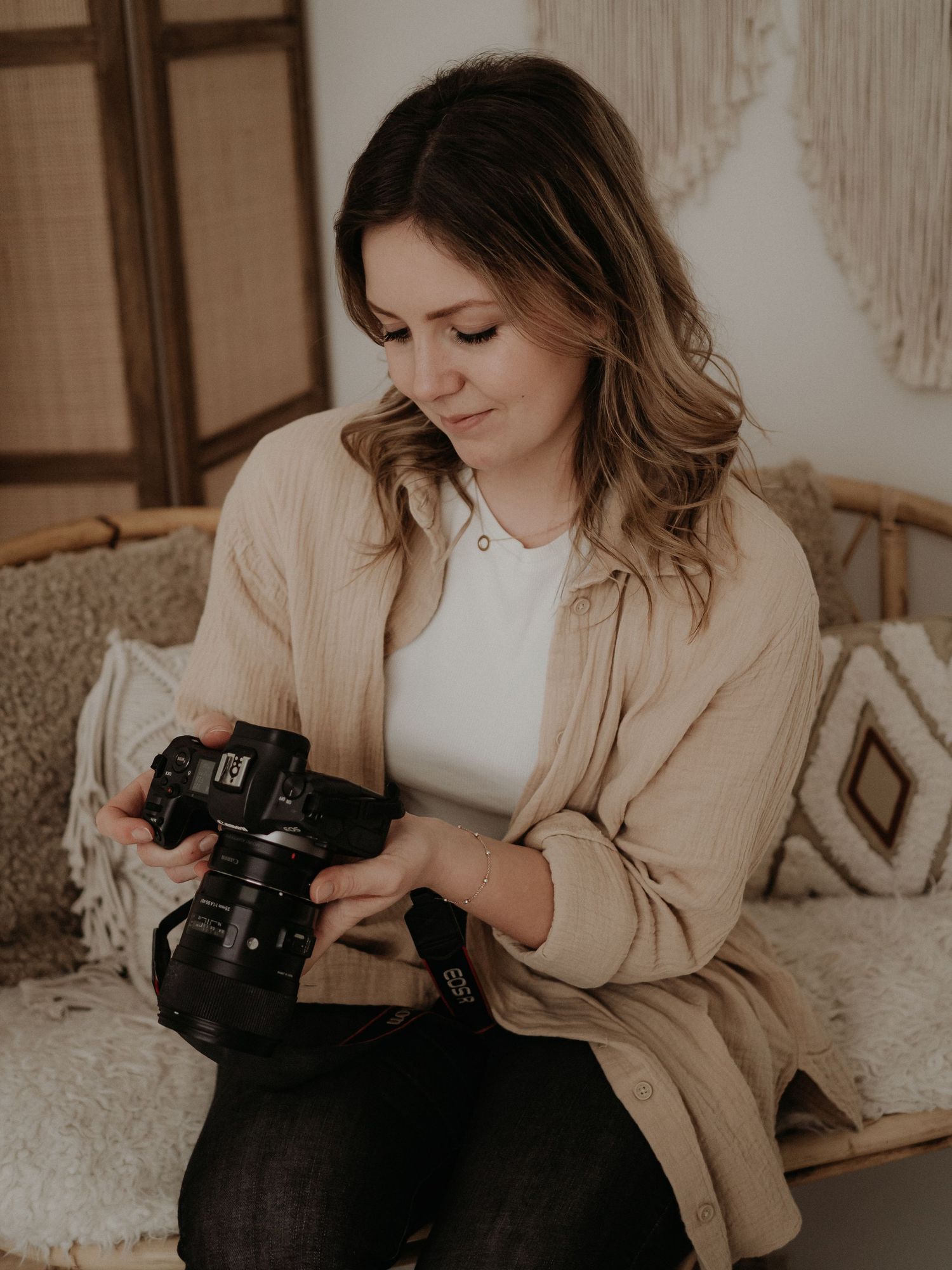 Fotografin aus Franken spezialisiert auf Hochzeiten, Familien, Paare und Neugeborene – natürliche, emotionale und liebevolle Fotografie.