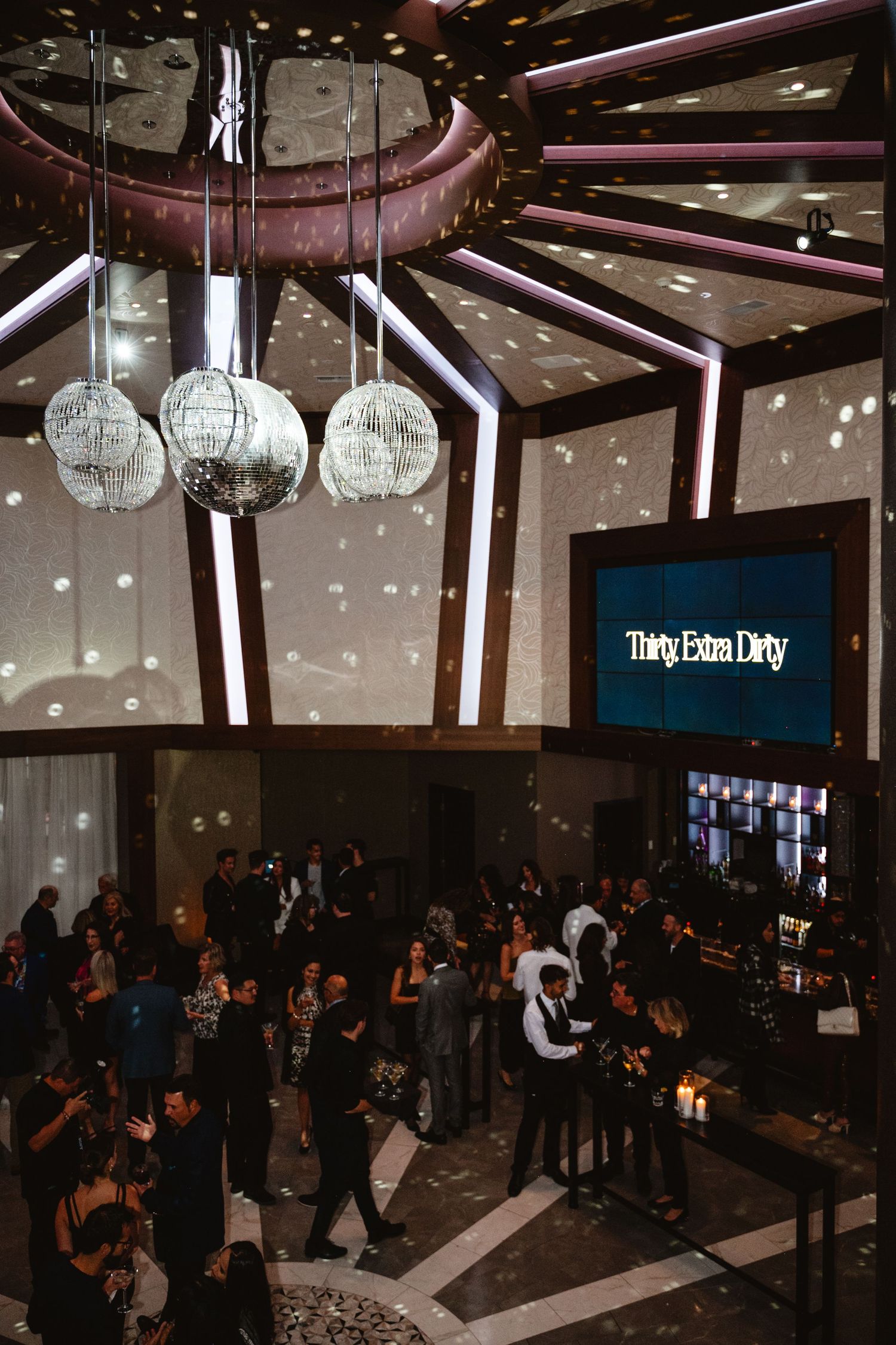Document your event with stunning photography that captures every moment—perfect for corporate, social, or creative experiences