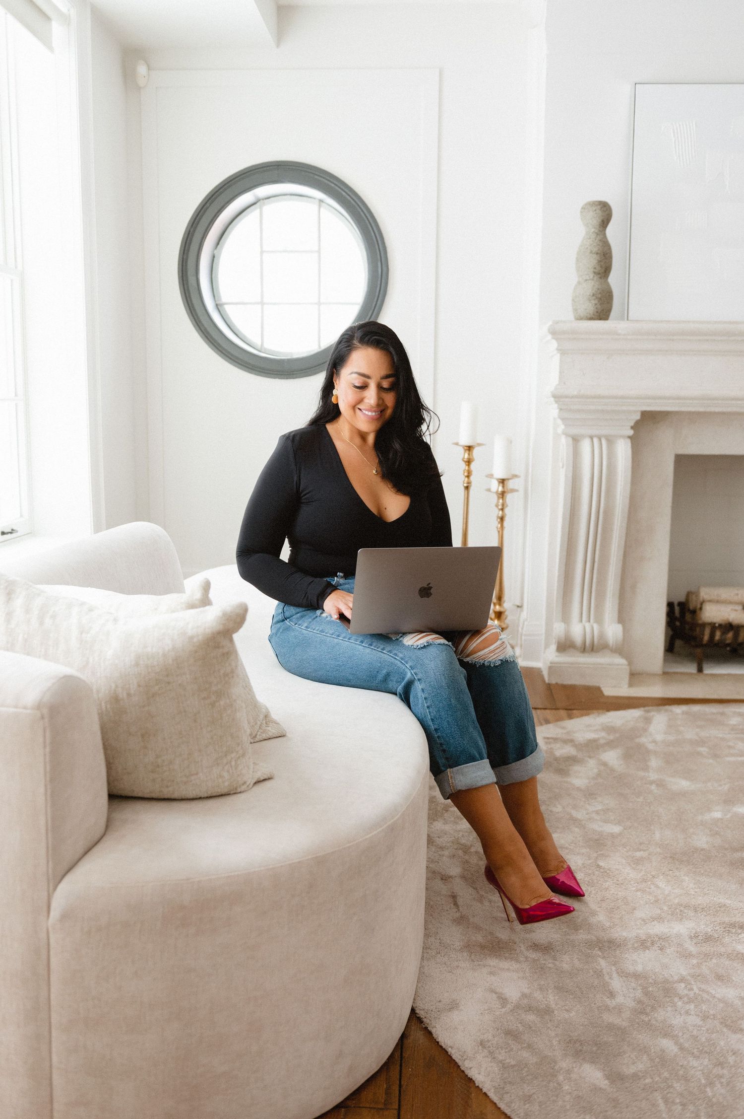 Showcase your woman-owned business with professional branding photography. Specializing in beauty, laser, real estate, and skincare industry