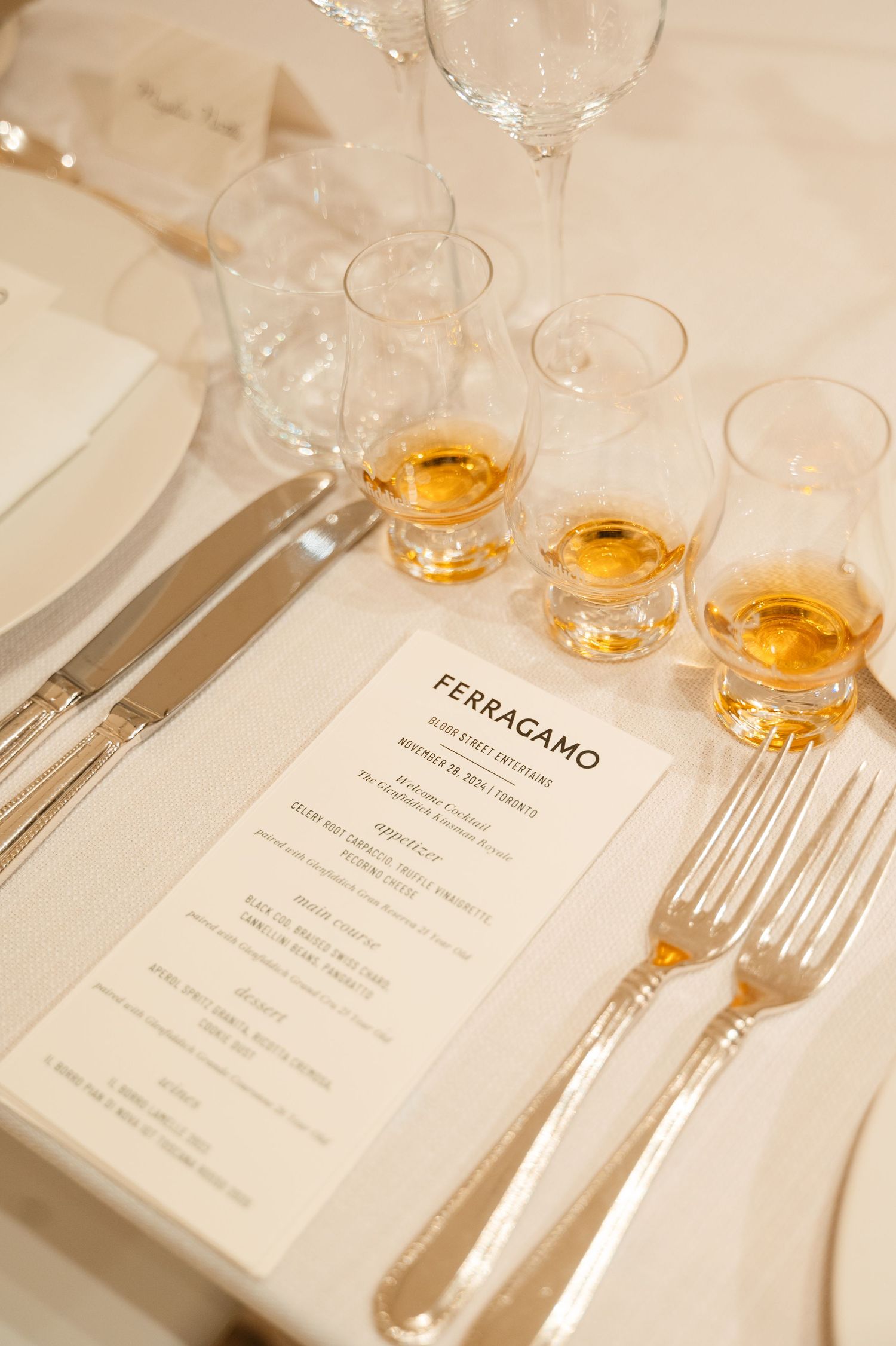 Document your luxury event with stunning photography that captures every moment—perfect for corporate, social, or creative experiences