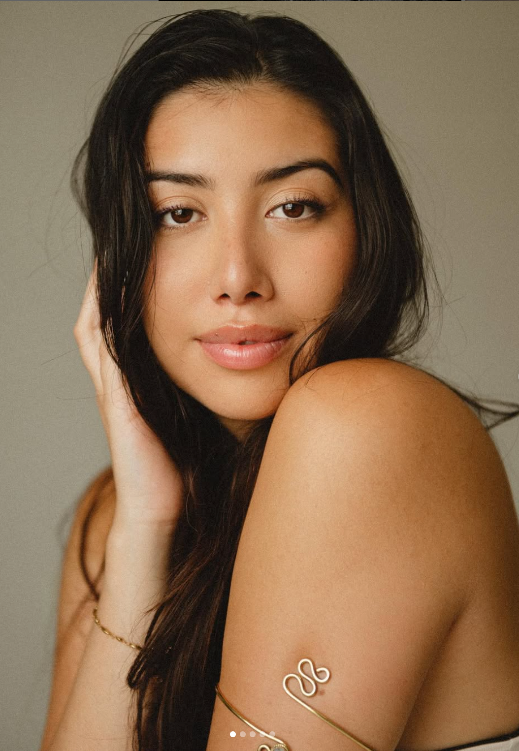 Showcase your woman-owned business with professional branding photography. Specializing in beauty, laser, real estate, and skincare industry