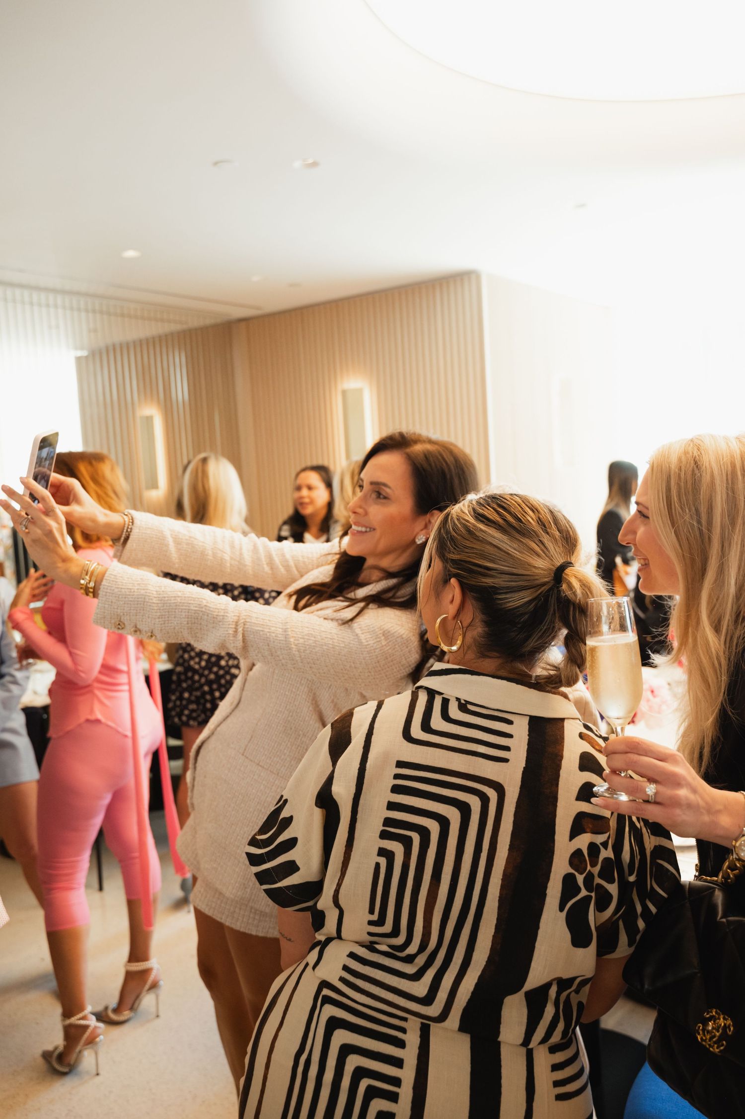 Document your event with stunning photography that captures every moment—perfect for corporate, social, or creative experiences