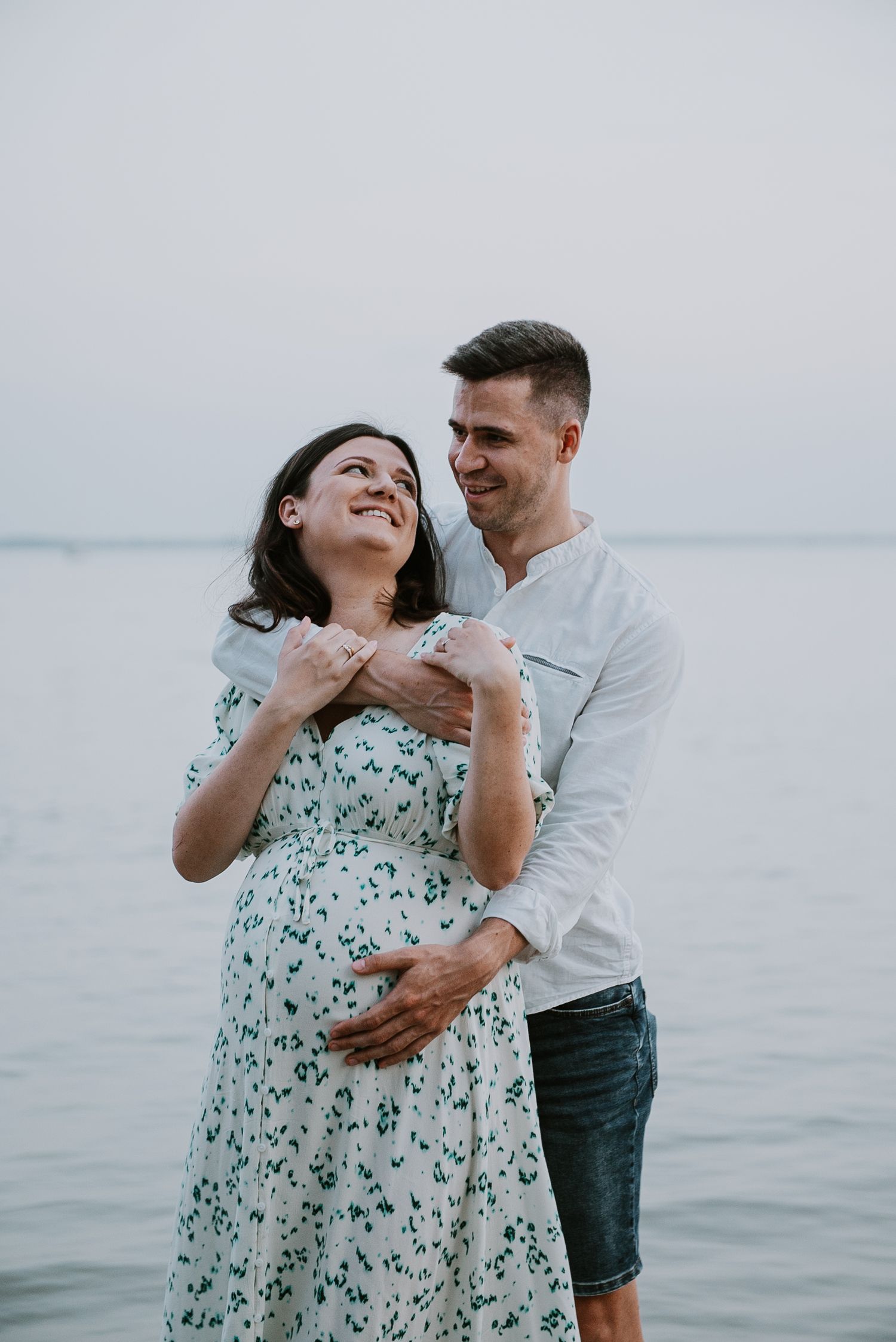 Kismama fotózás a Balatonnál