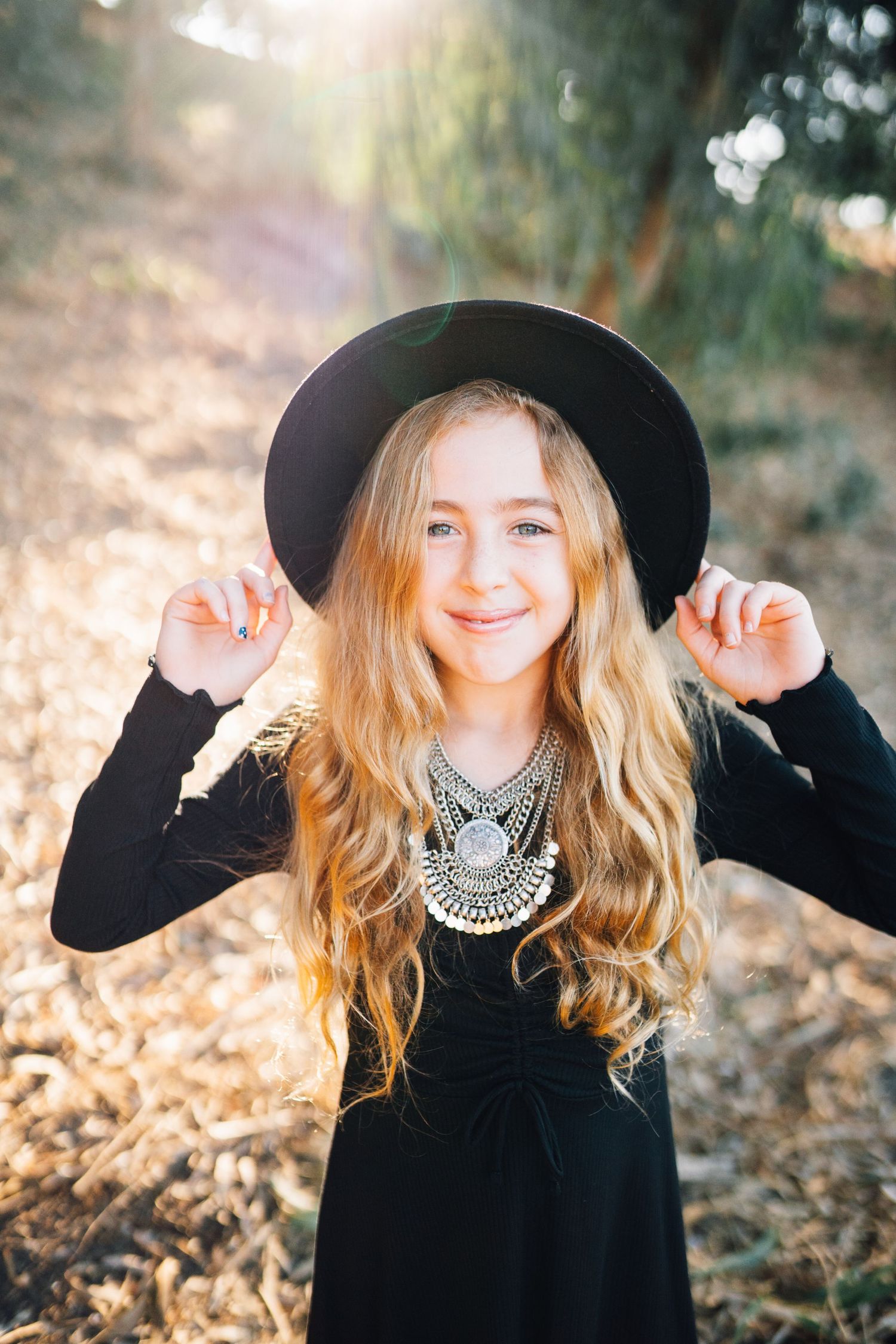 Travel family, senior, and couples photography across California, Colorado, Hawaii, and Idaho. Golden-hour beach and mountain sessions.