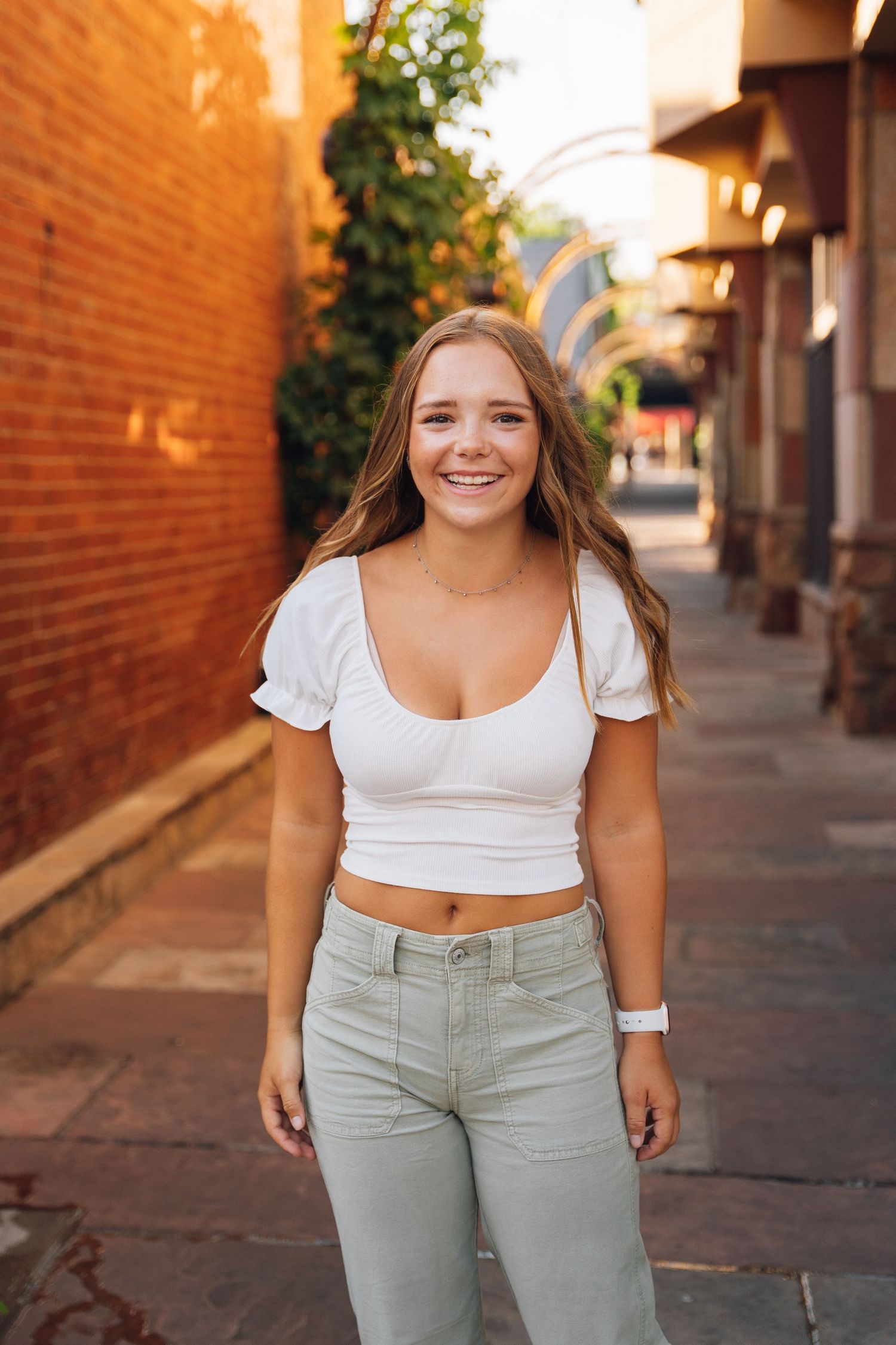 Golden-hour family, couples, senior, and elopement photography in California, Colorado, Hawaii, and Idaho. Travel, beach, and mountain portr
