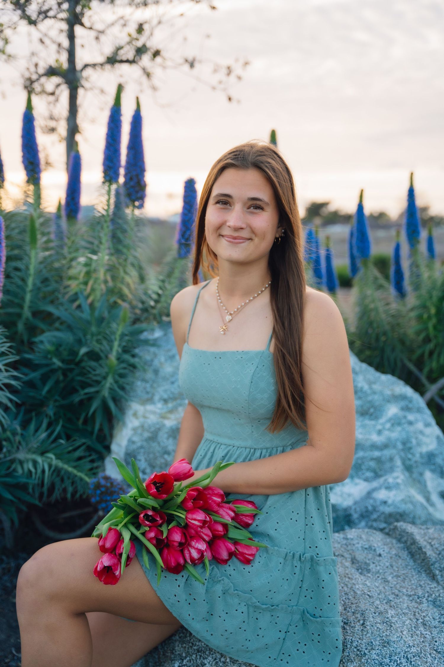 Golden-hour family, couples, senior, and elopement photography in California, Colorado, Hawaii, and Idaho. Travel, beach, and mountain portr