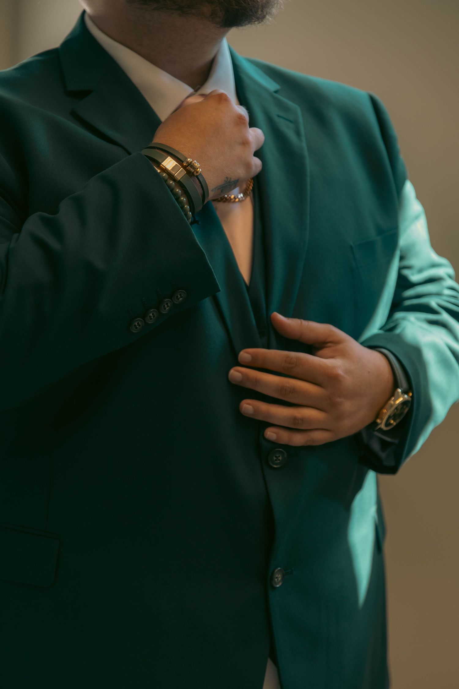 Wedding photographer Cleveland Ohio 
Cinematic photographer Cleveland Ohio 
Documentary style photographer 
moody Ohio photographer