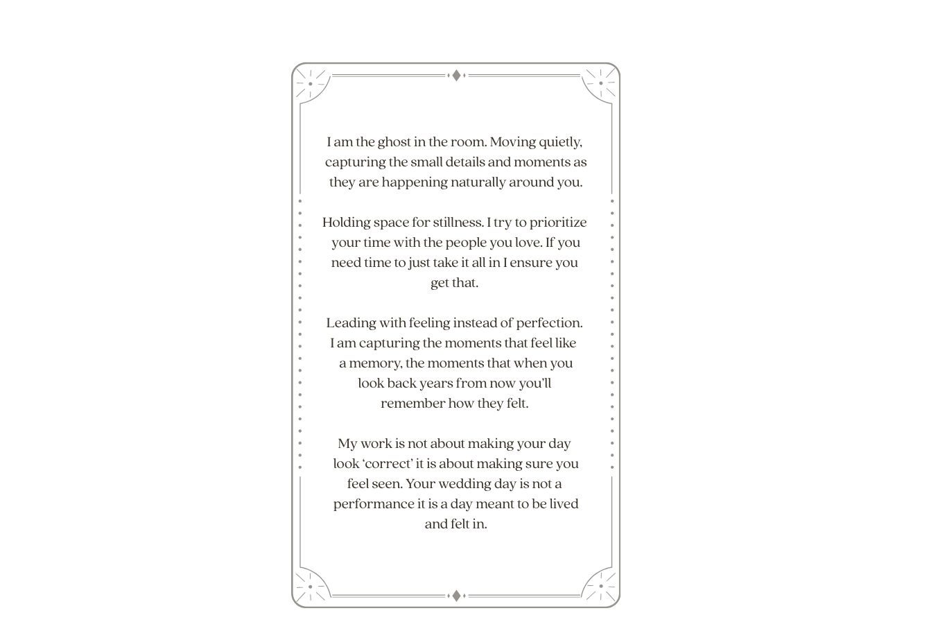 White card with black text describing a photographer's candid, emotion-focused approach to capturing natural wedding moments.