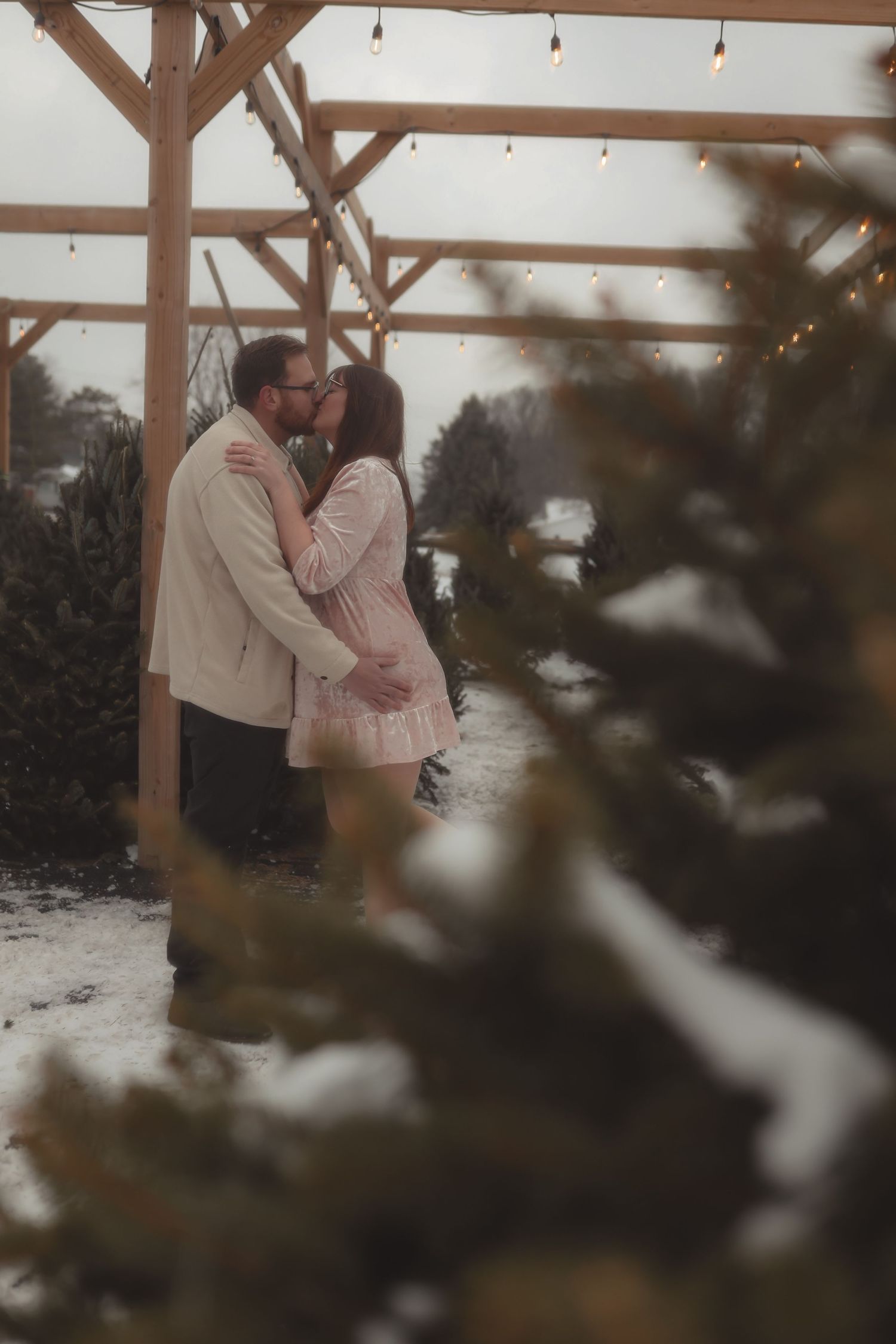 Wedding photographer Cleveland Ohio 
Cinematic photographer Cleveland Ohio 
Documentary style photographer 
Nostalgic wedding photographer