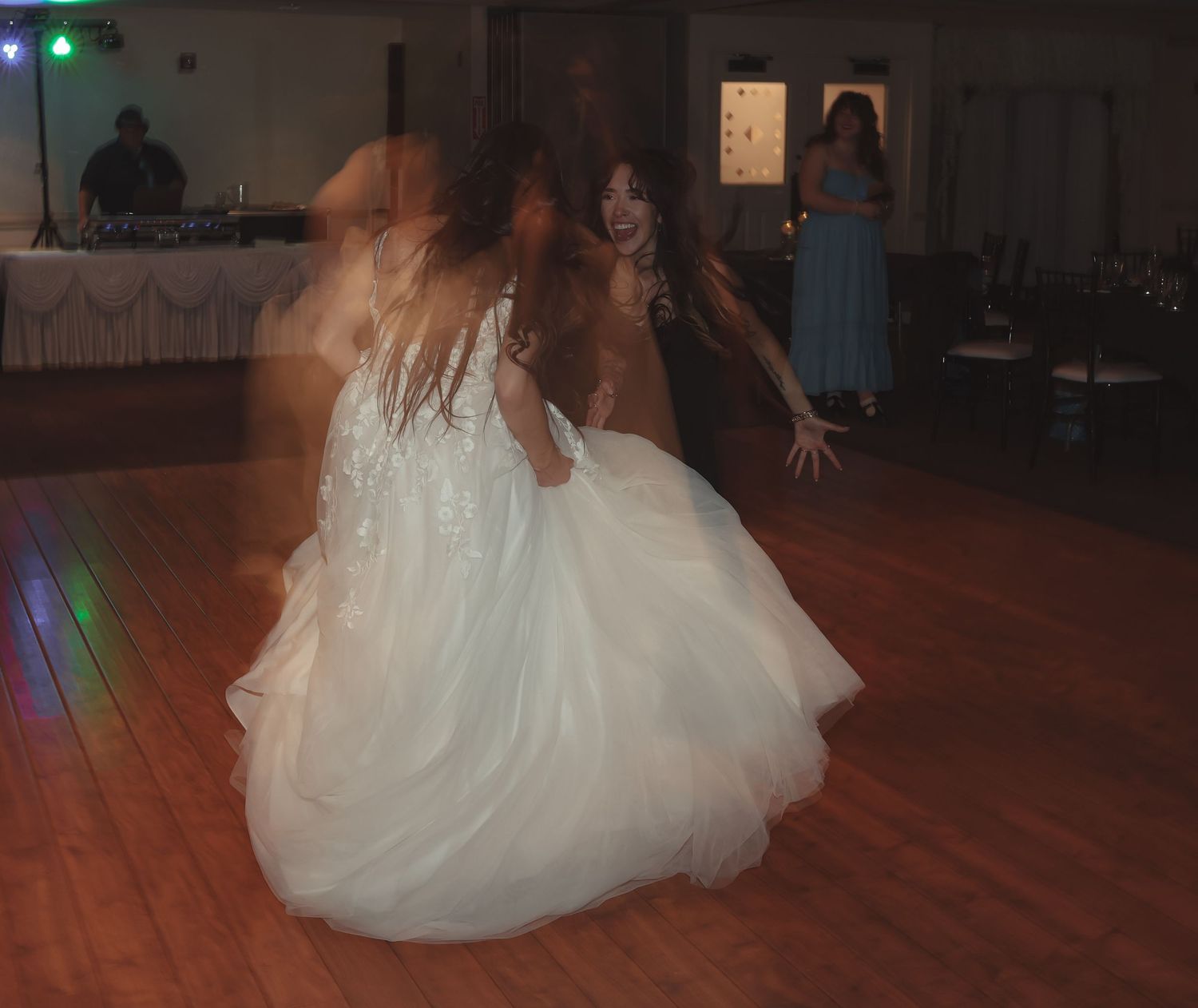 Wedding photographer Cleveland Ohio 
Cinematic photographer Cleveland Ohio 
Documentary style photographer 
Nostalgic wedding photographer