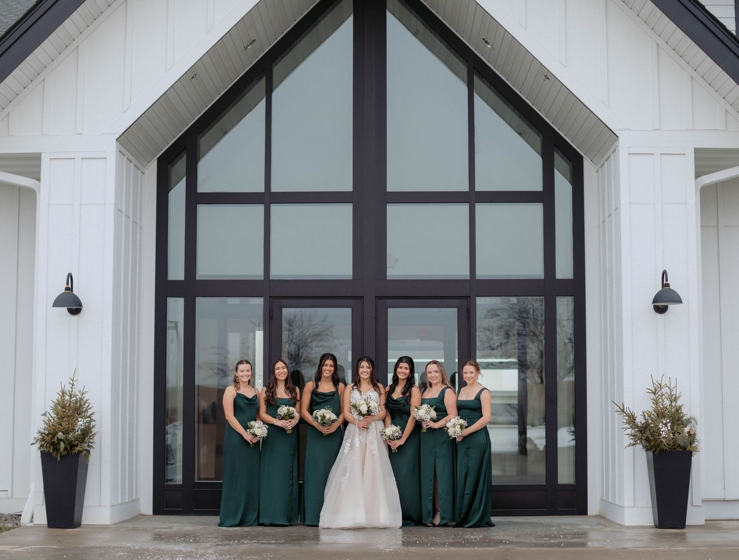 Bride and Bridesmaids at Woodhaven in Cannon Falls Minnesota.
