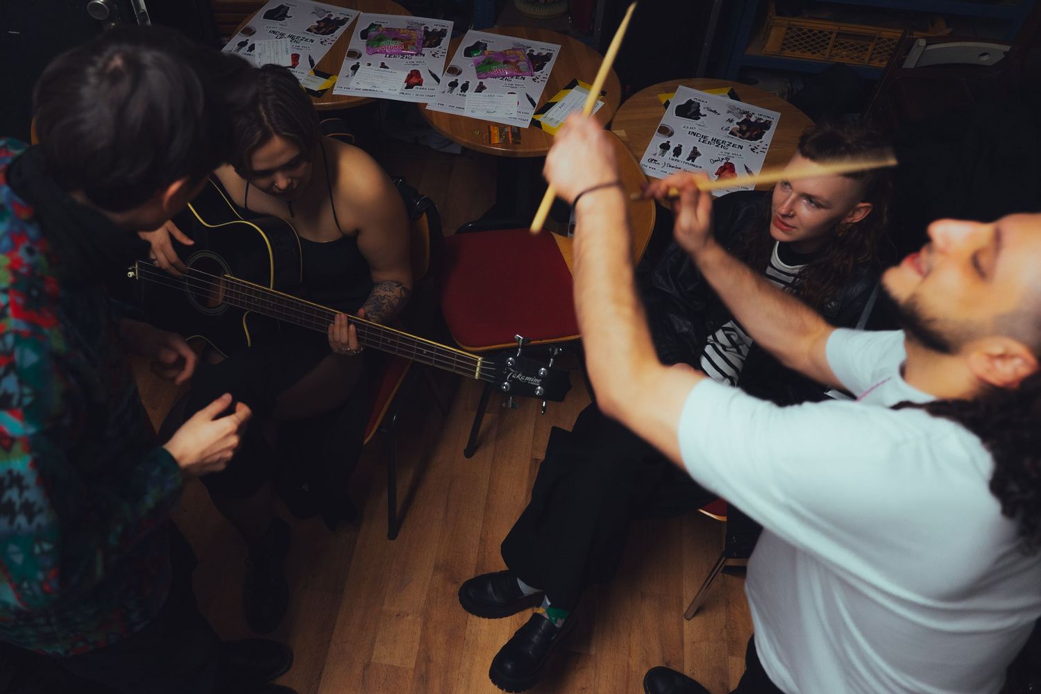 Live performance of ufonia on stage at die Villa in Leipzig.