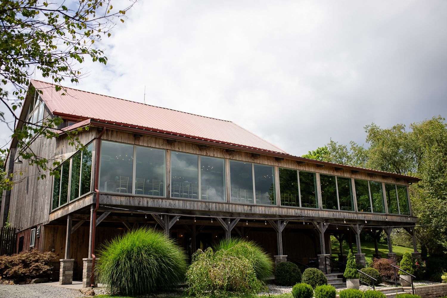 Wide angle view of the luxury reception barn at Willowbrook Weddings just north of pittsburgh, pennsylvania