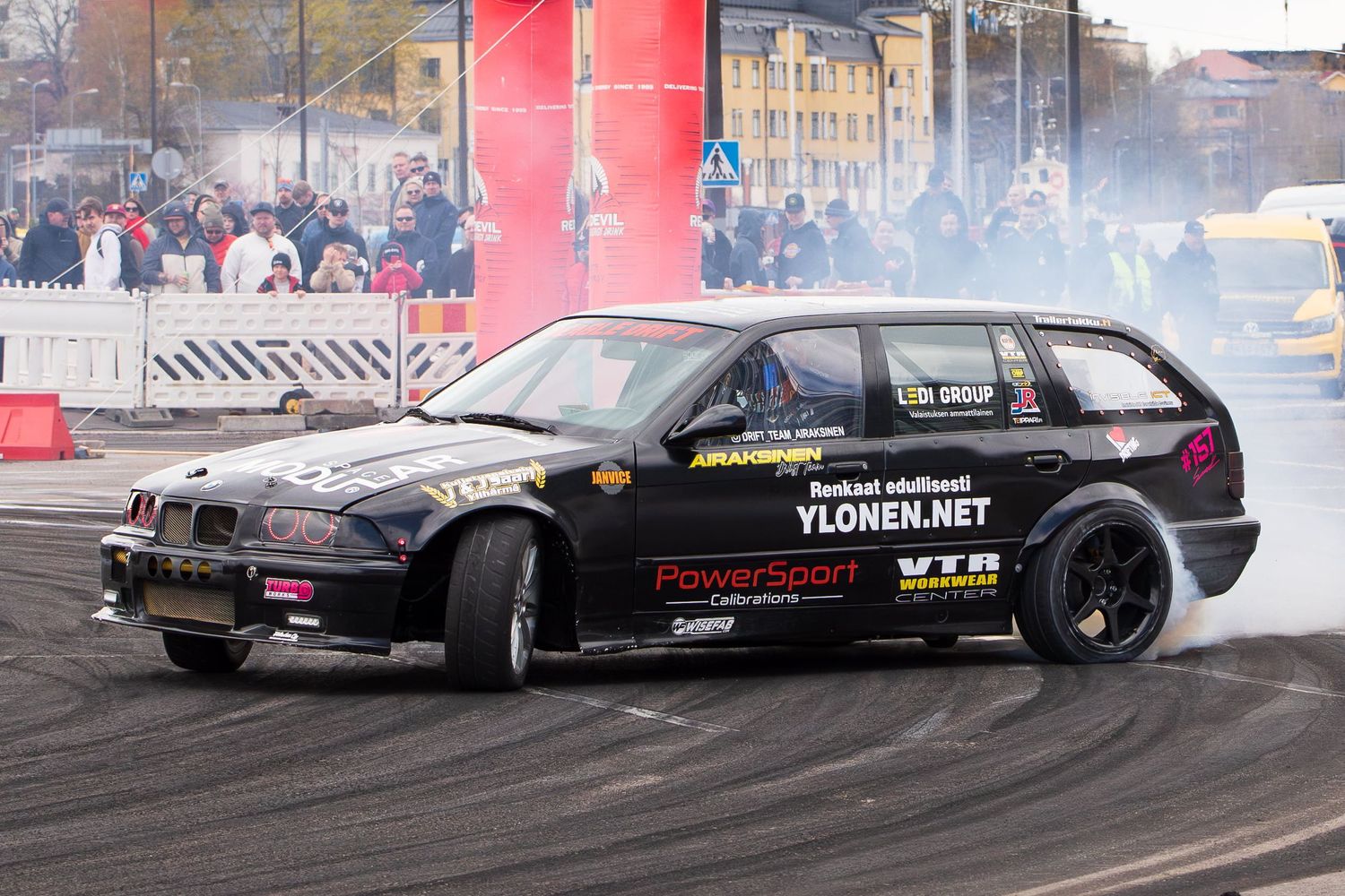 Musta drifting-auto tulossa kaarteessa, Eagle Drift Battle 2025, Kotka