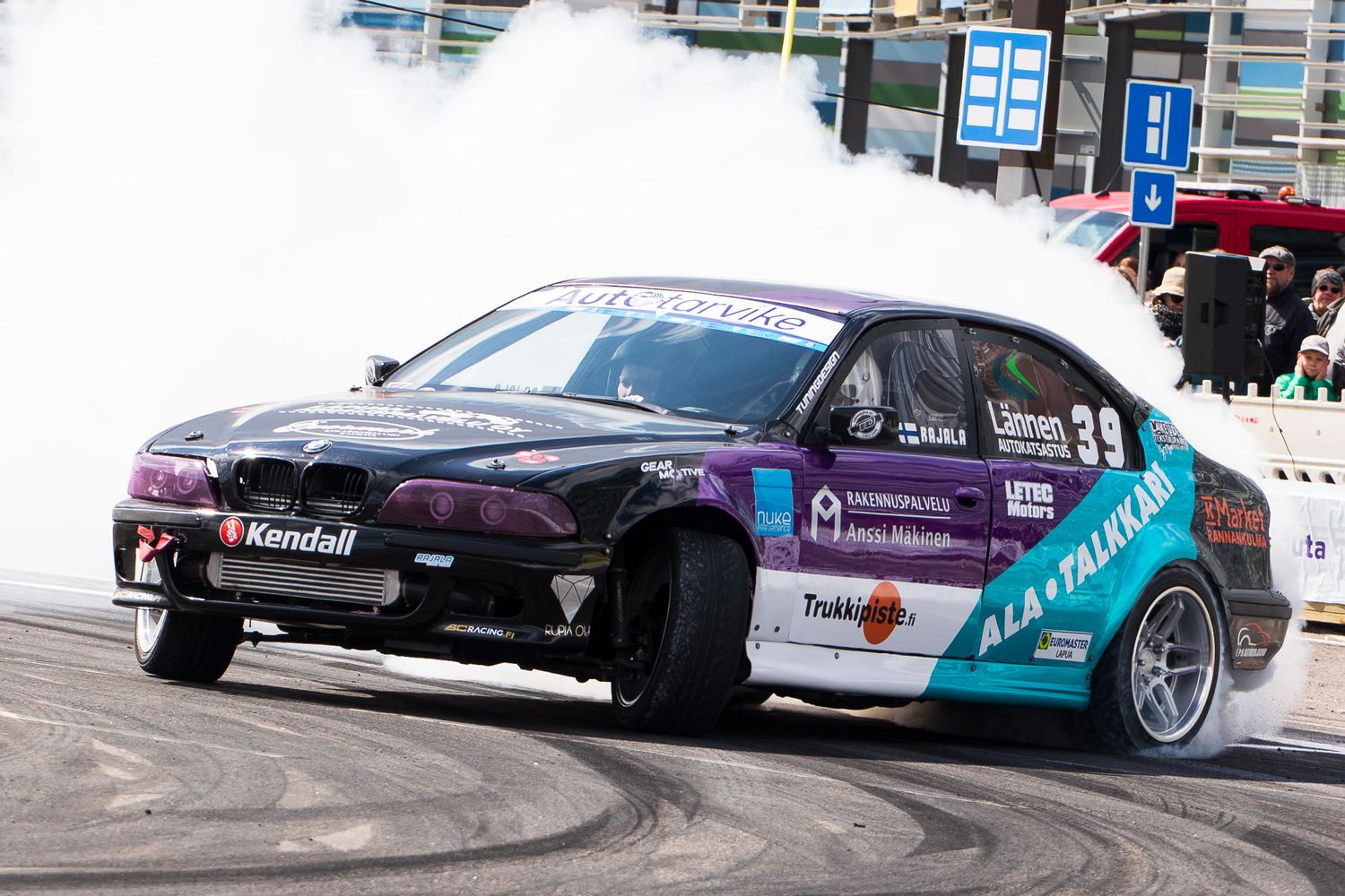 Drifting-auto vauhdissa, Eagle Drift Battle 2025, Kotka