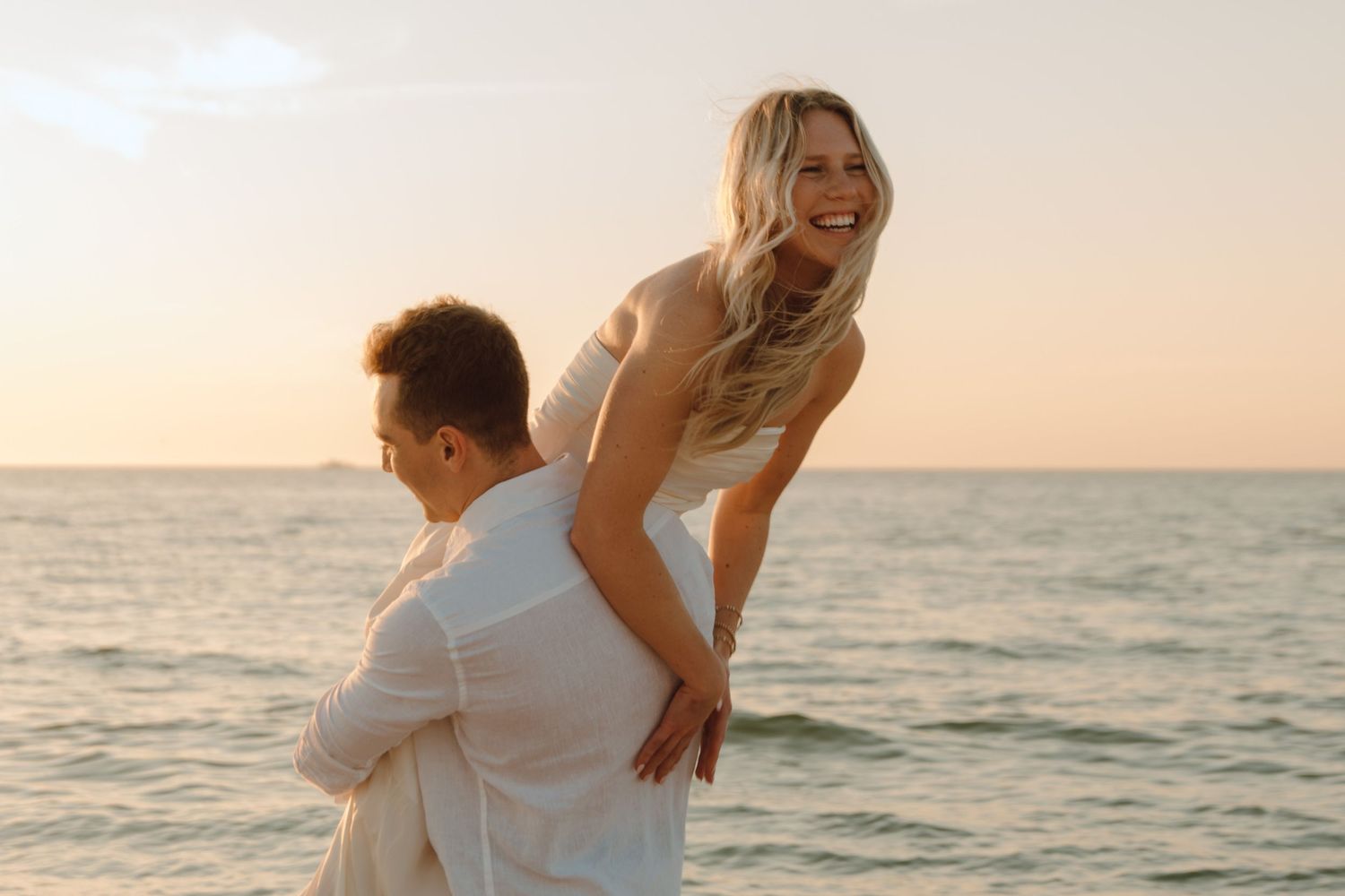 documentary style photographer, fine art wedding photographer cinematic wedding photographer, film inspired romantic dreamy editorial hawaii